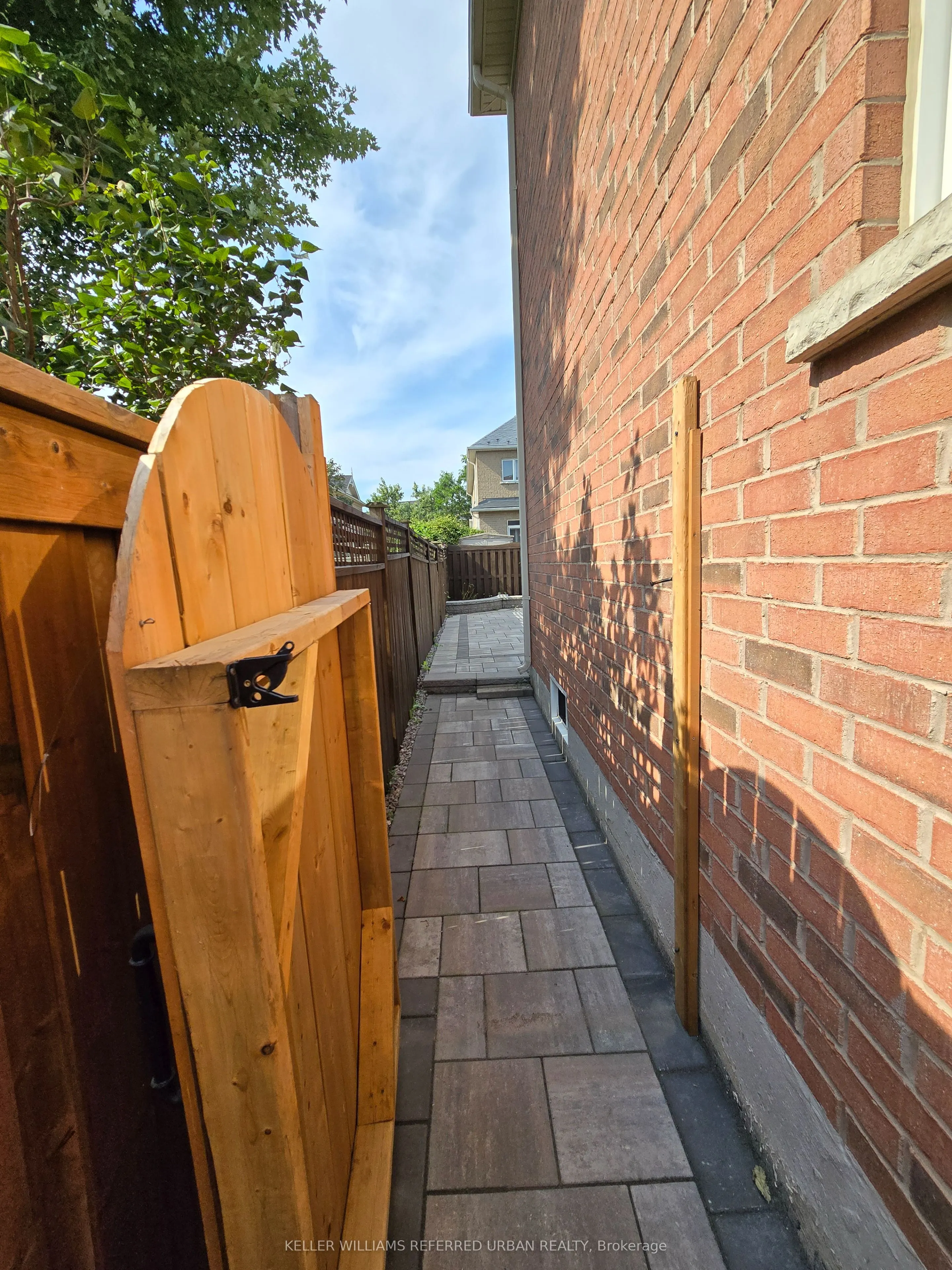 4 Hawkweed Manor