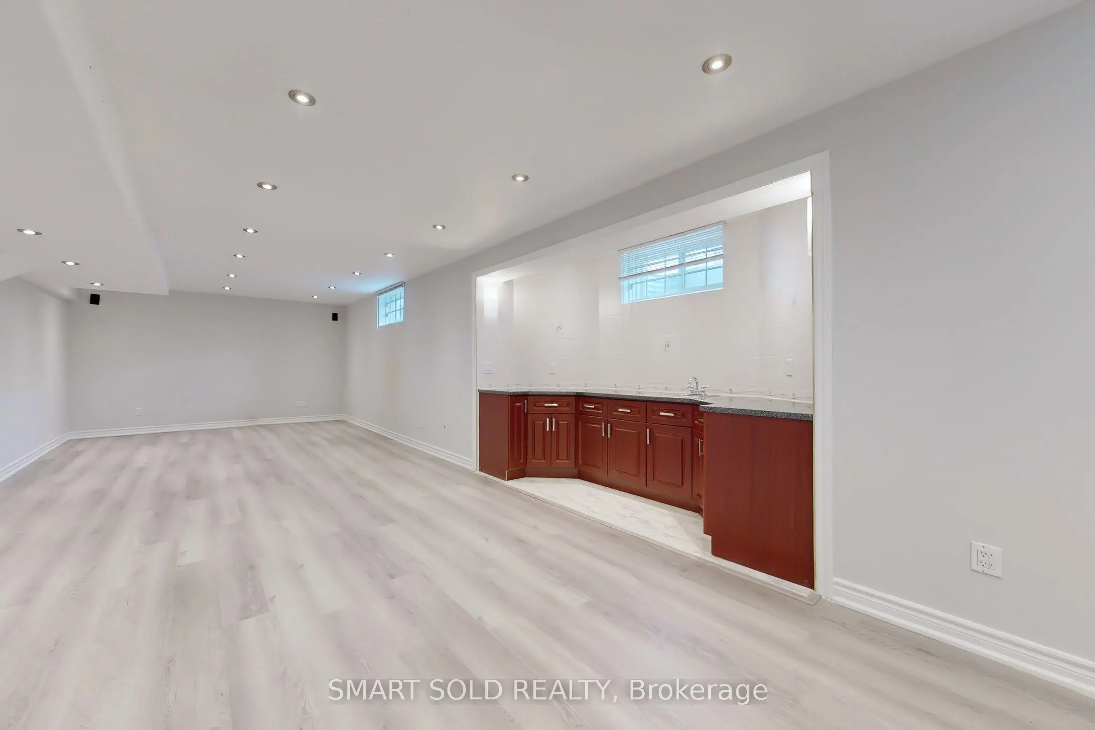 31 Black Walnut Crescent