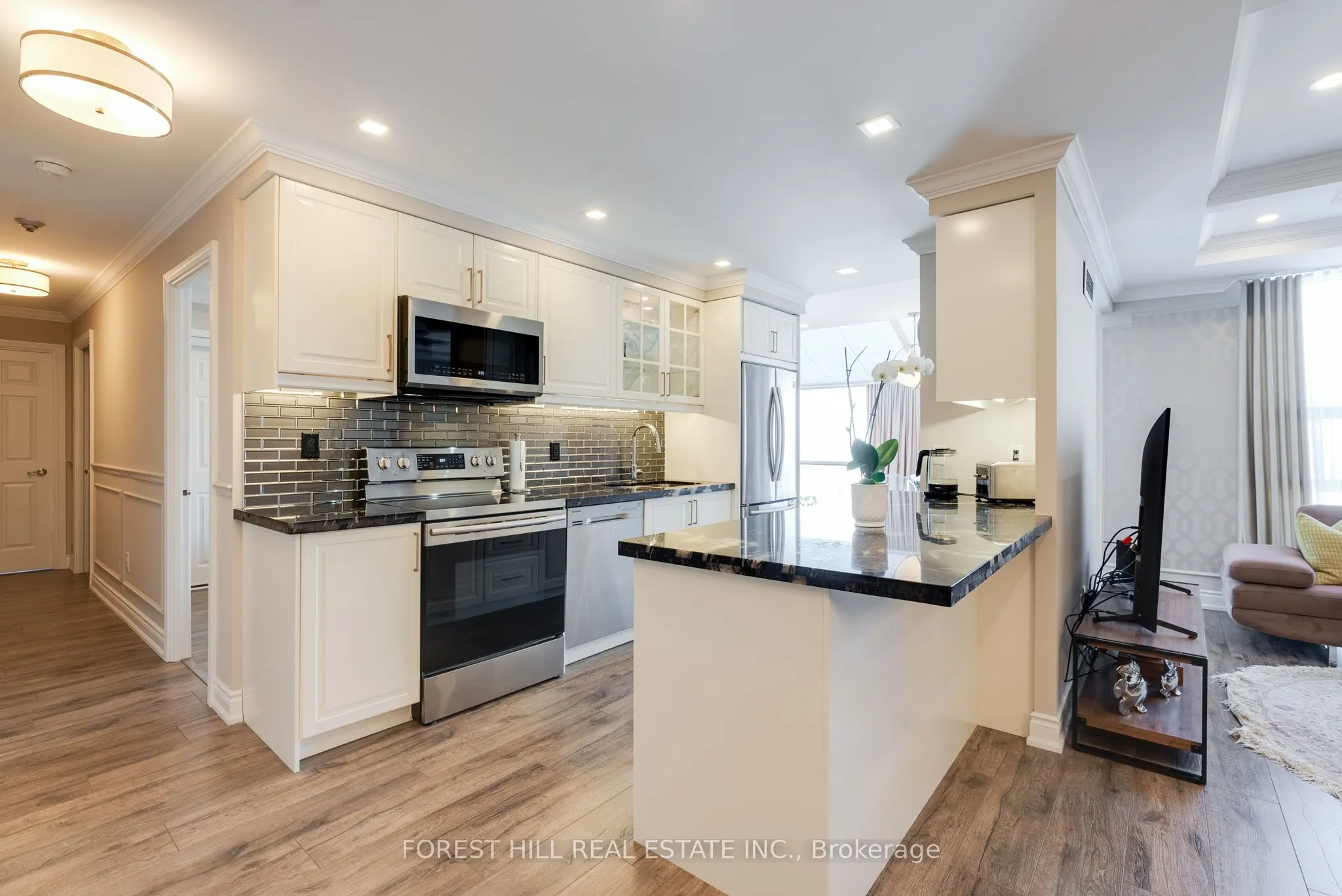 30 Harding Boulevard W #Ph01