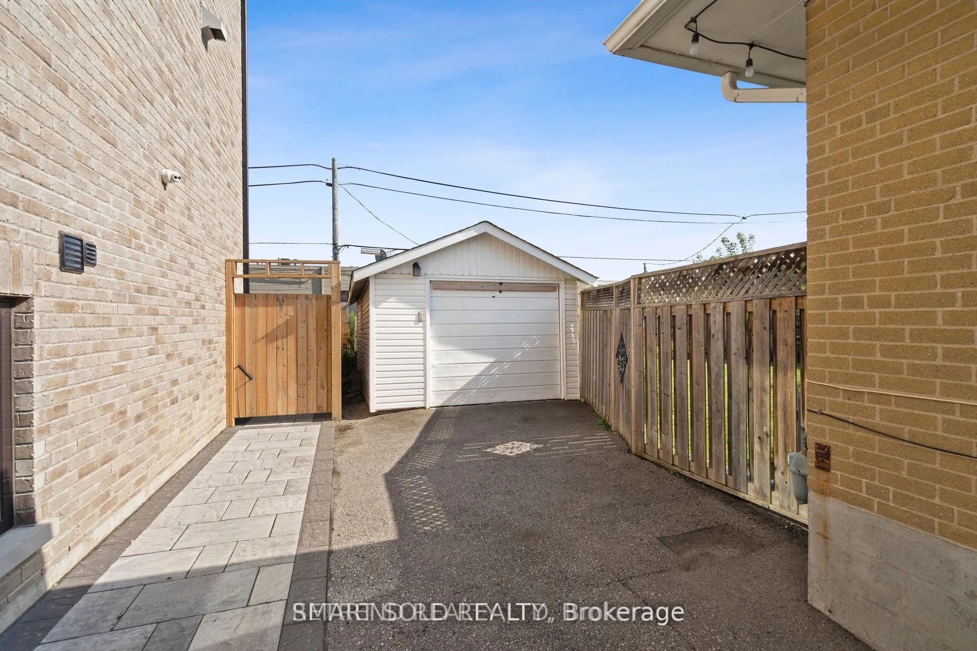 440 Fernleigh Circle S