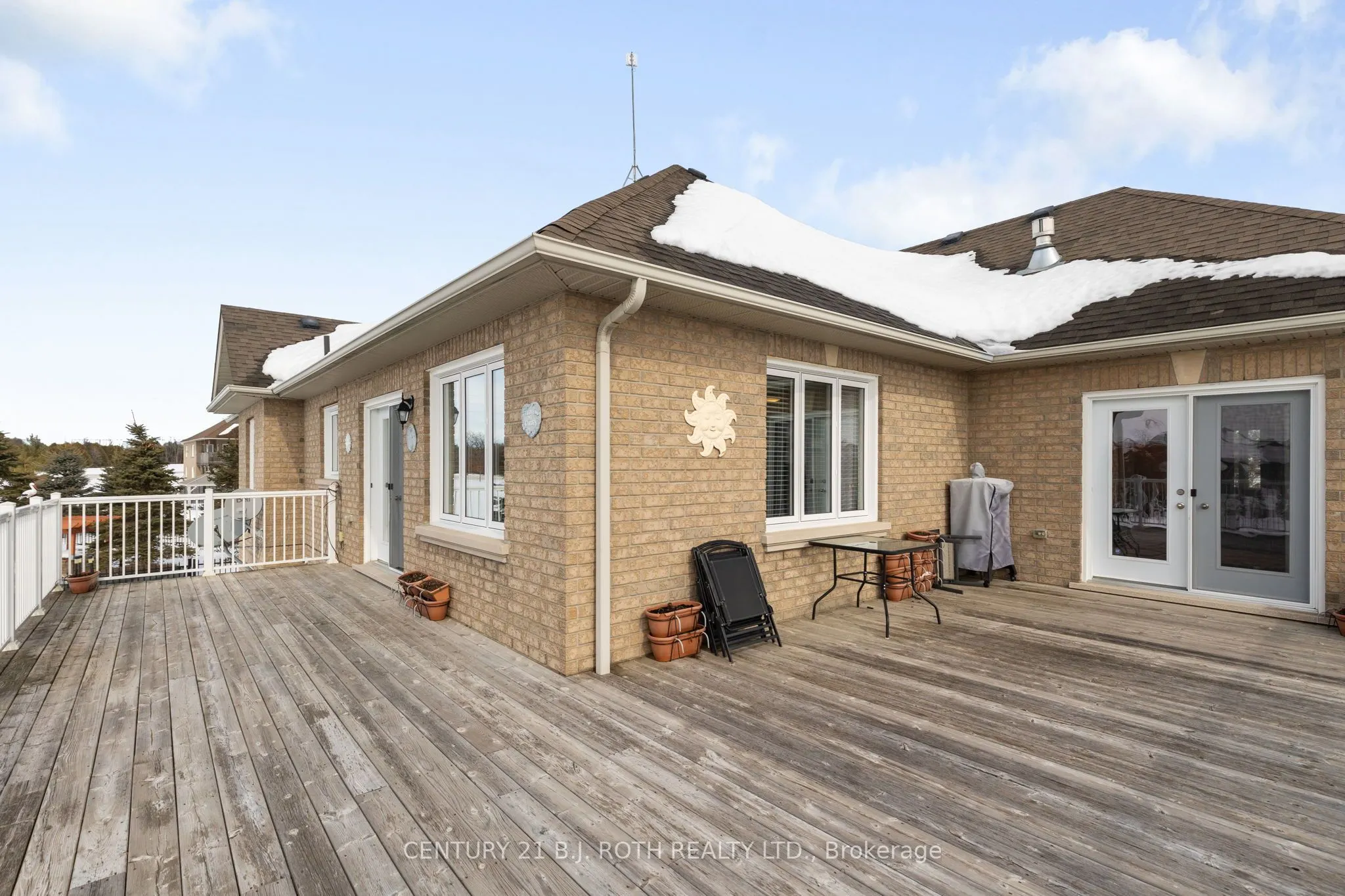 10 BROLLEY Crescent