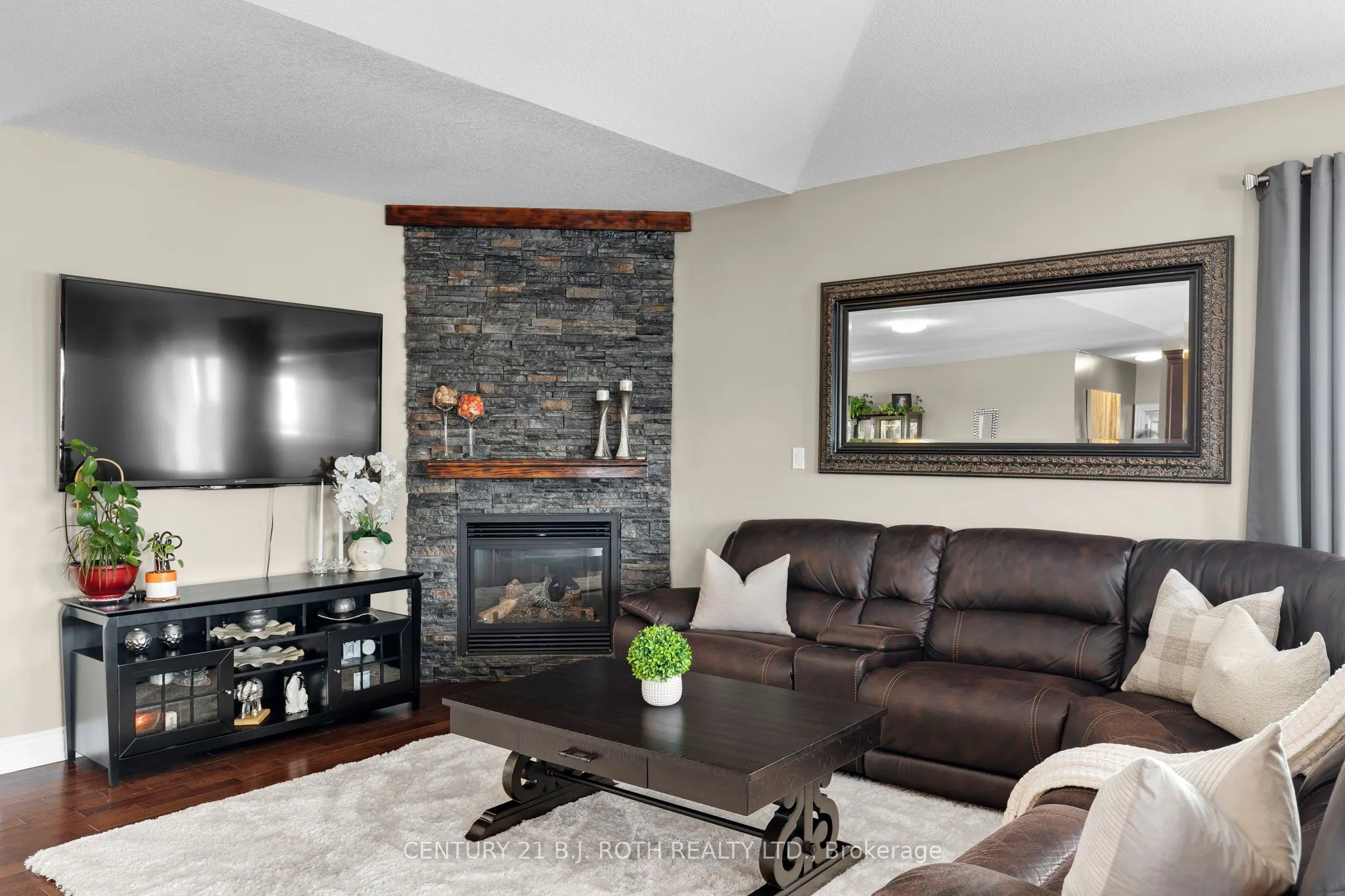 10 BROLLEY Crescent