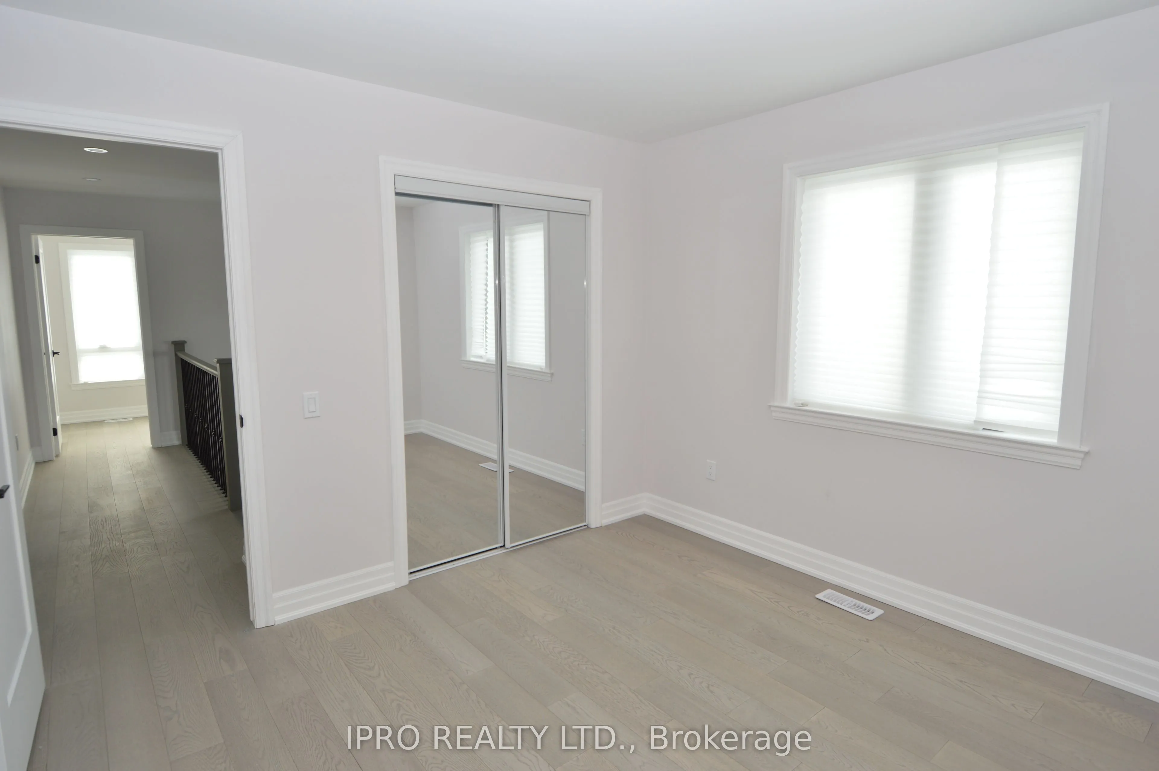 44 Albert Street W