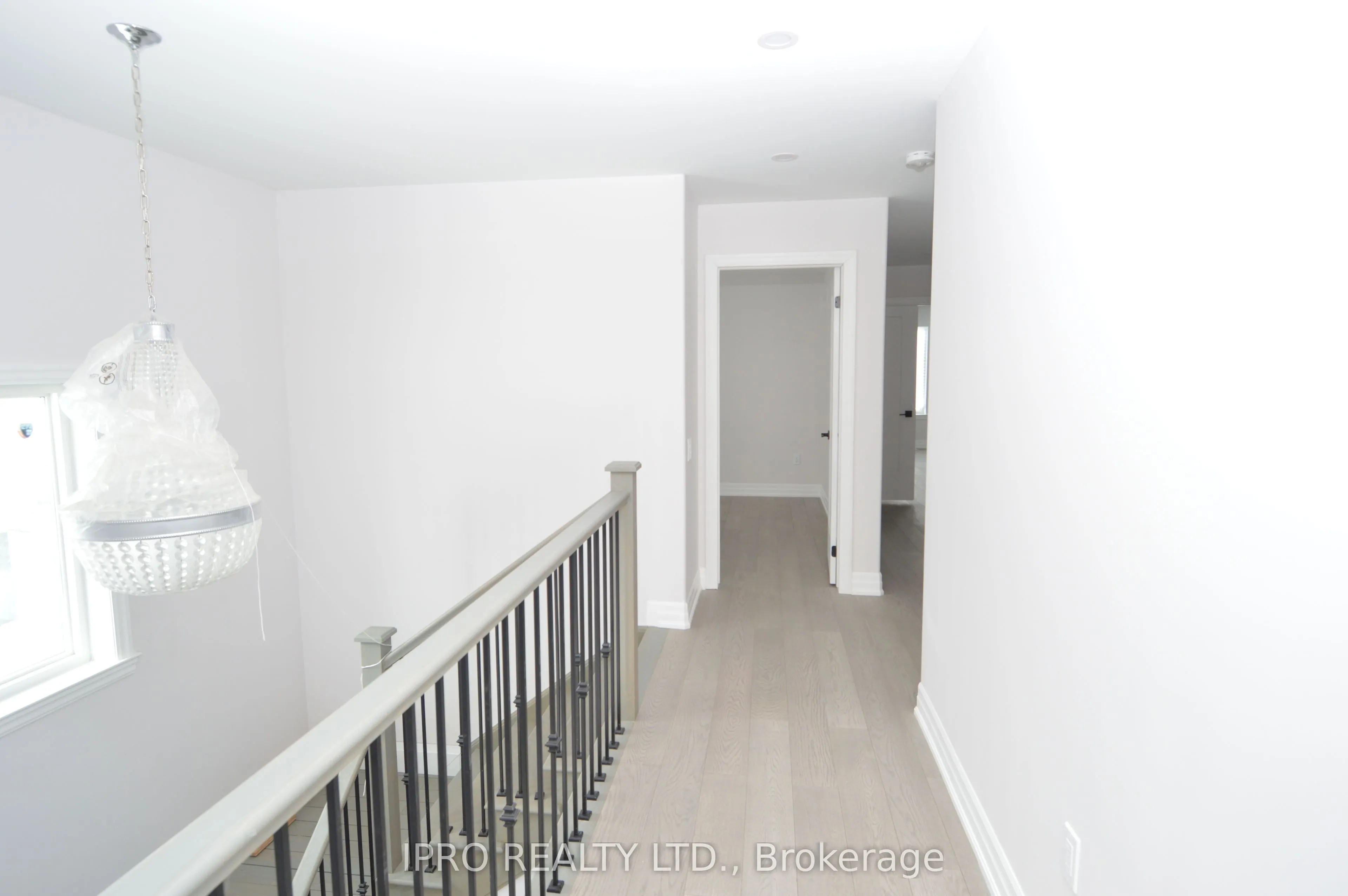 44 Albert Street W