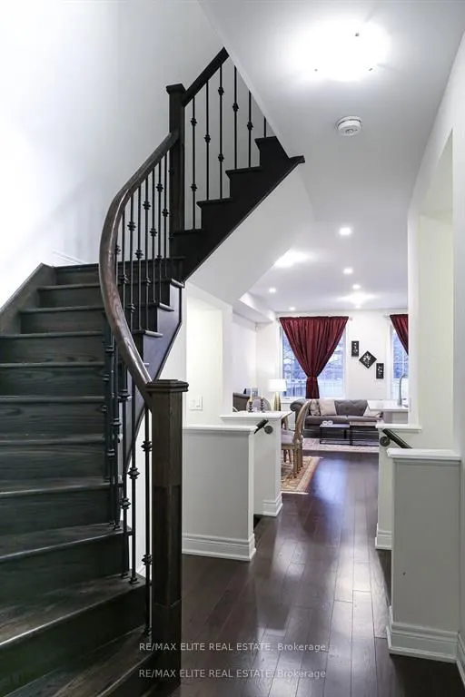 96 Drizzel Crescent