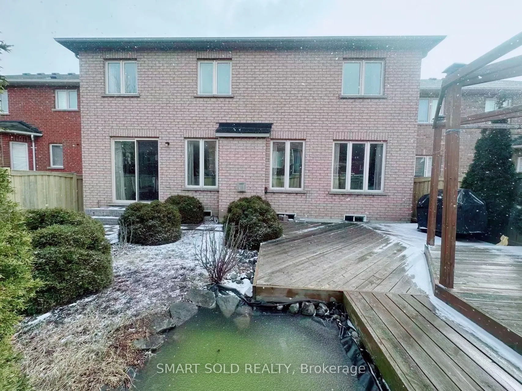 10 Rowley Street