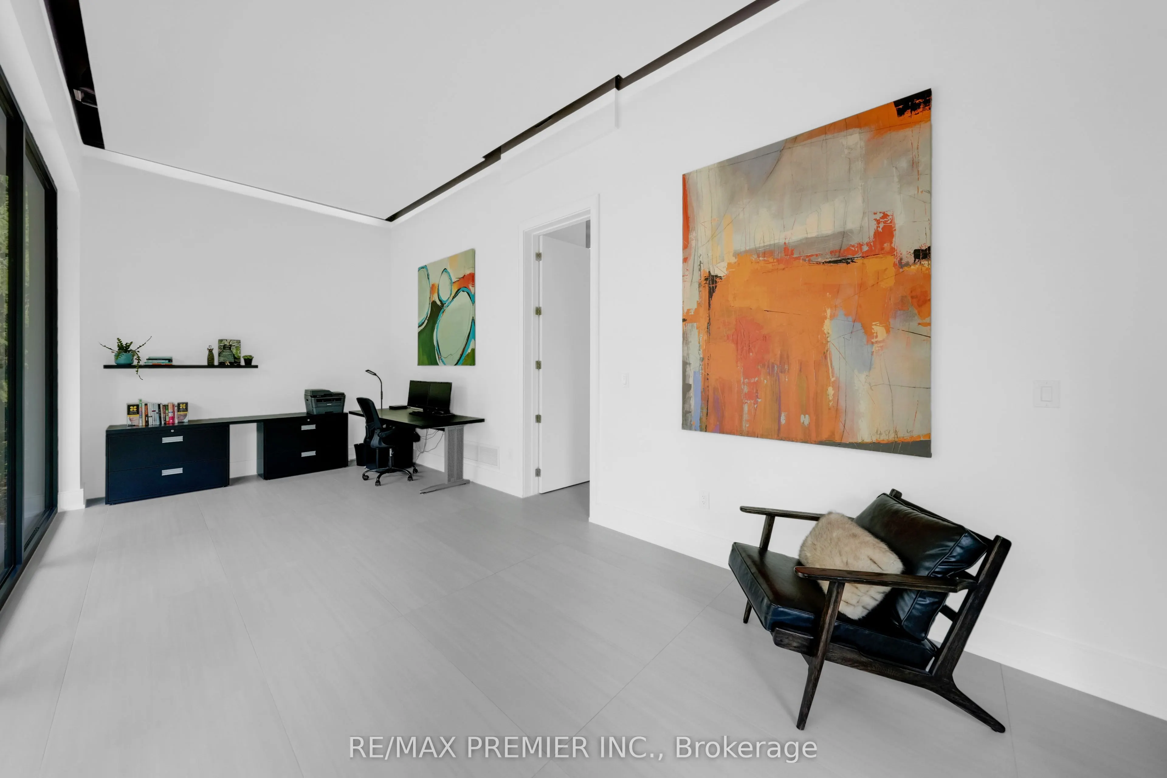 350 Kingscross Drive