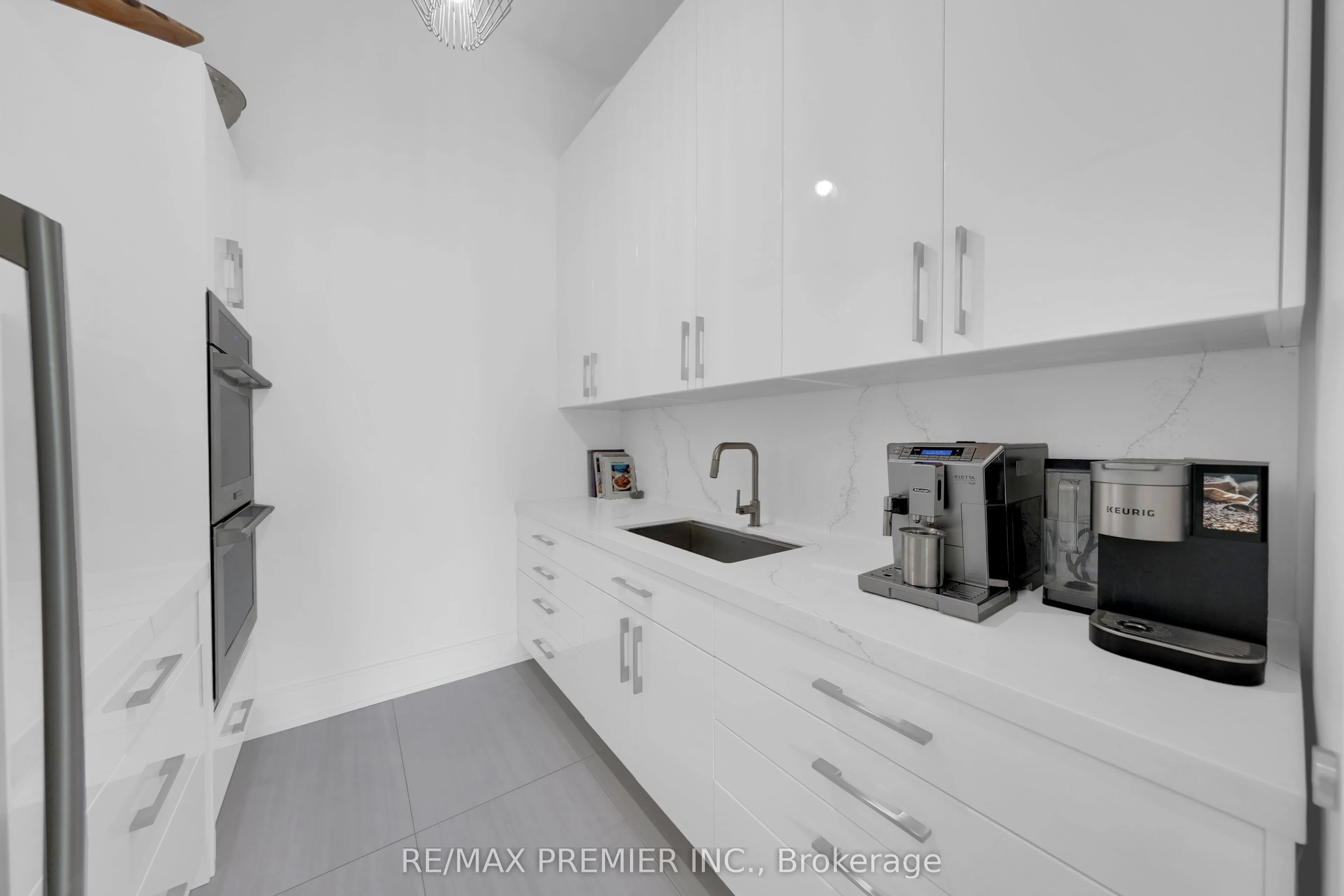 350 Kingscross Drive