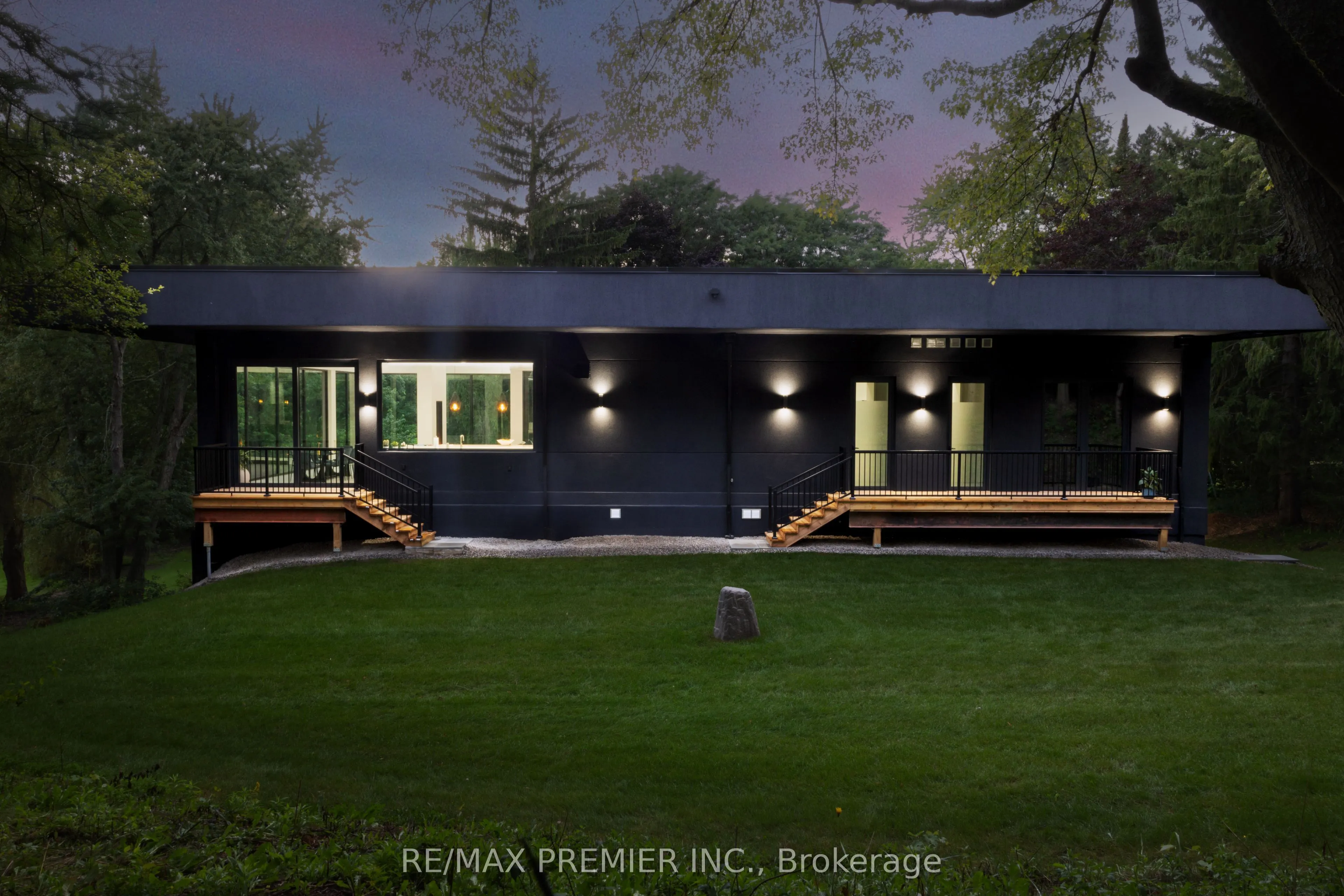 350 Kingscross Drive