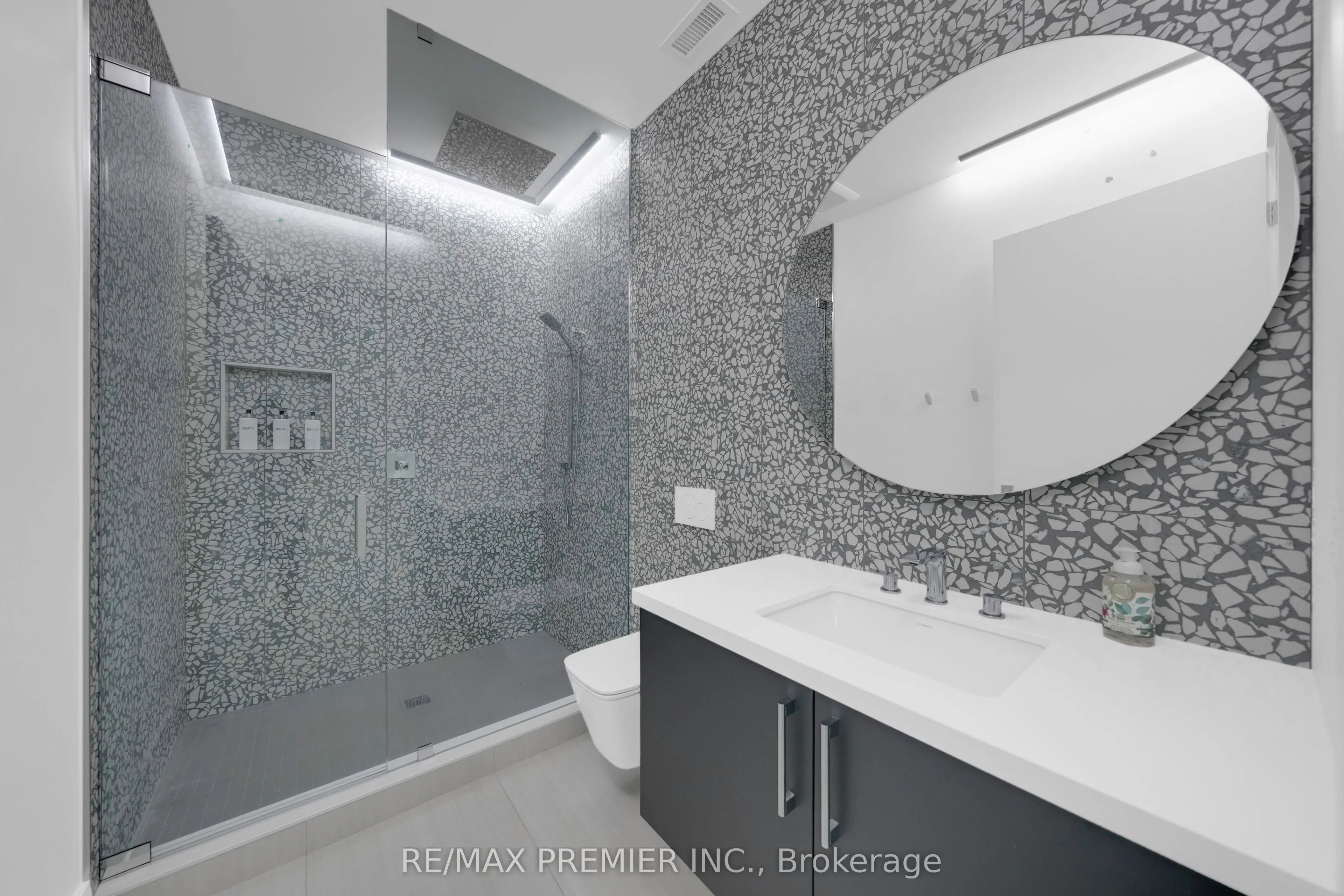 350 Kingscross Drive