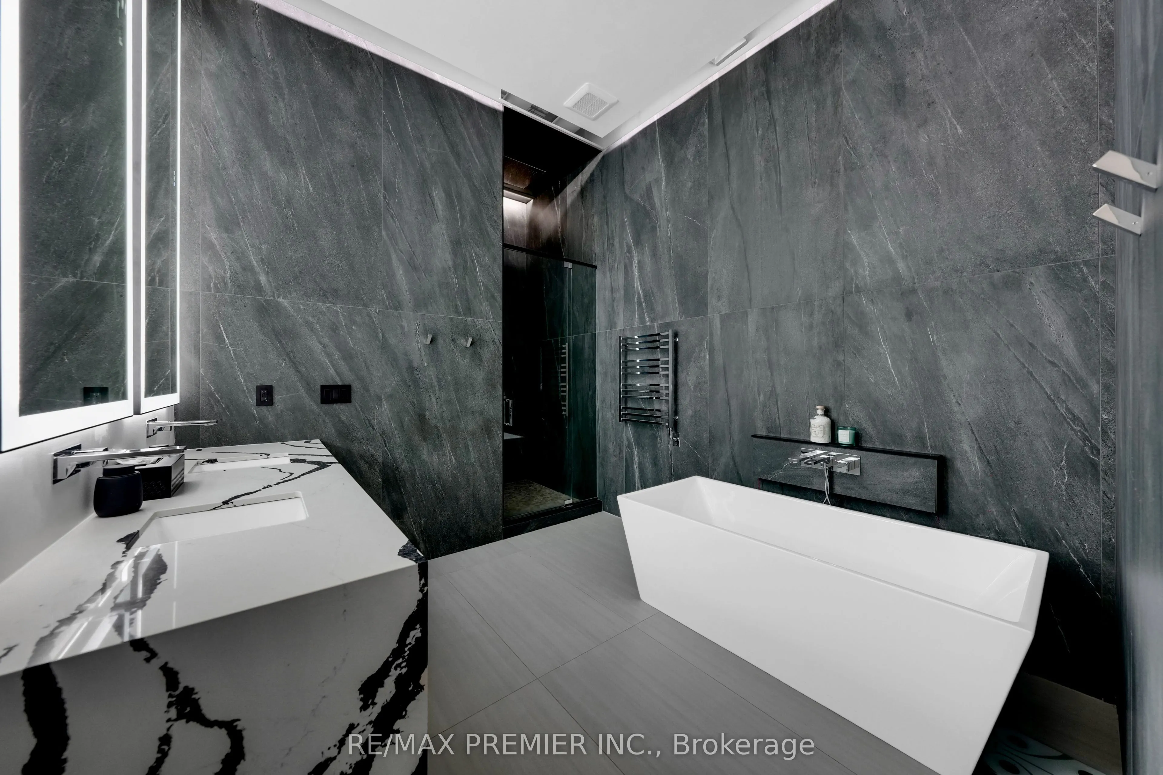 350 Kingscross Drive