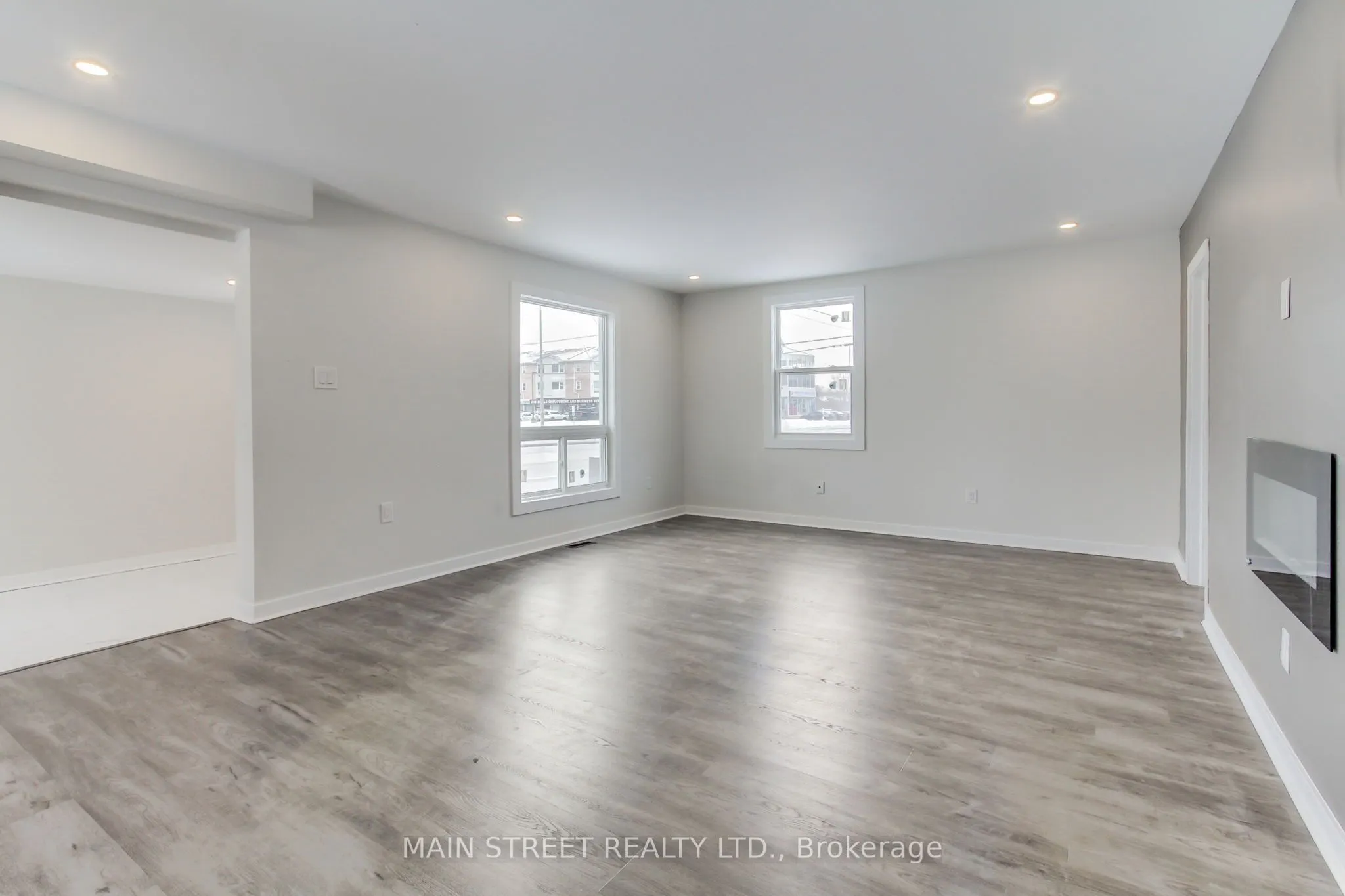 260 The Queensway Road S