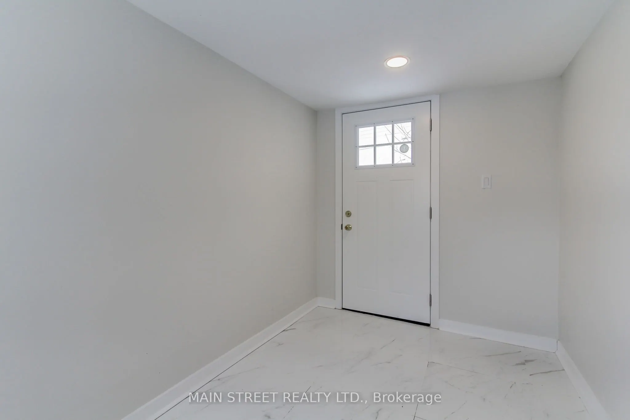 260 The Queensway Road S