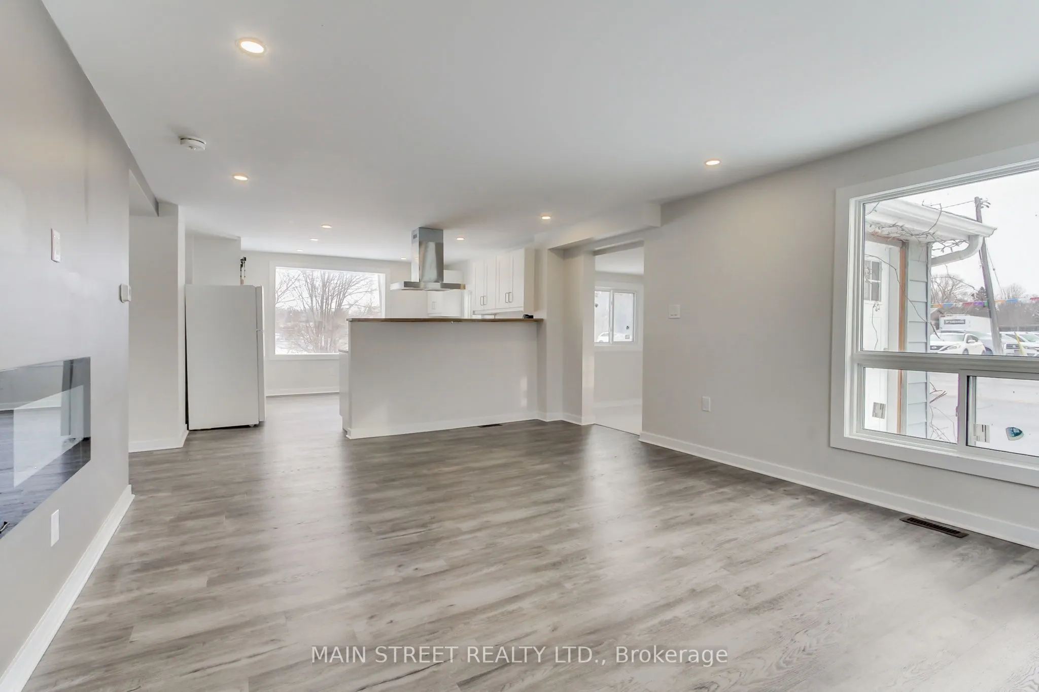 260 The Queensway Road S