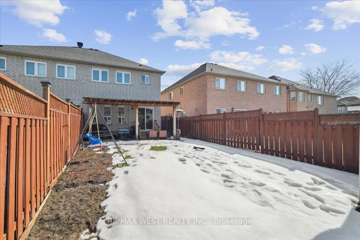 14 La Neve Avenue