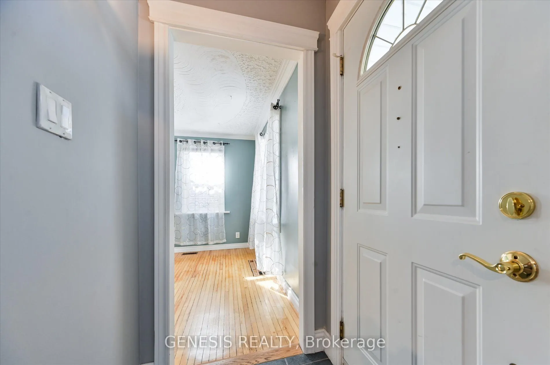 207 Church Street S