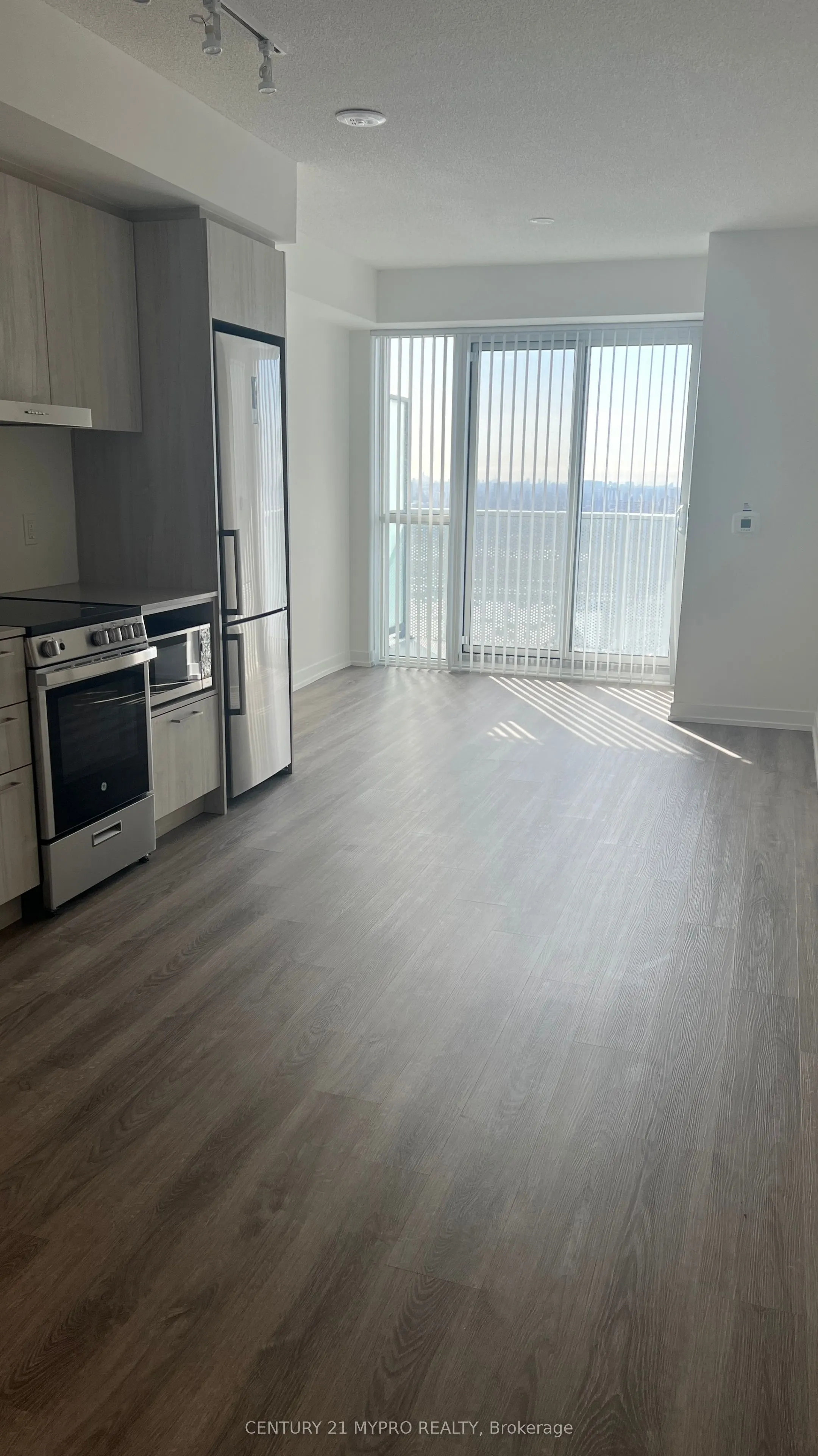 195 Commerce Street, #3006