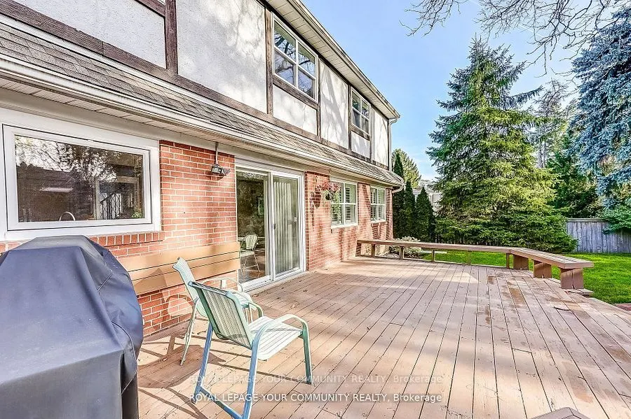 25 Alcaine Court
