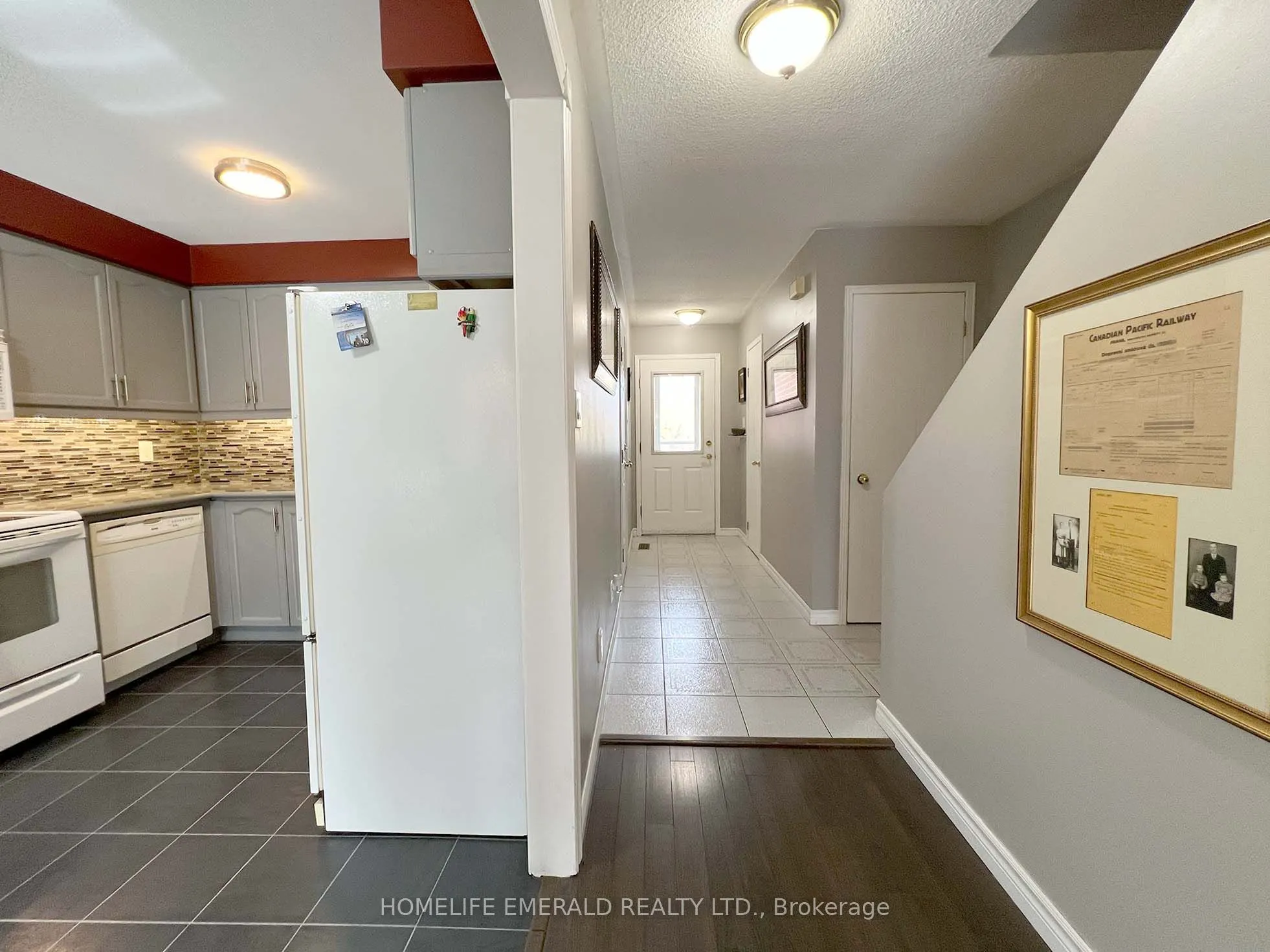 1 Potter Crescent