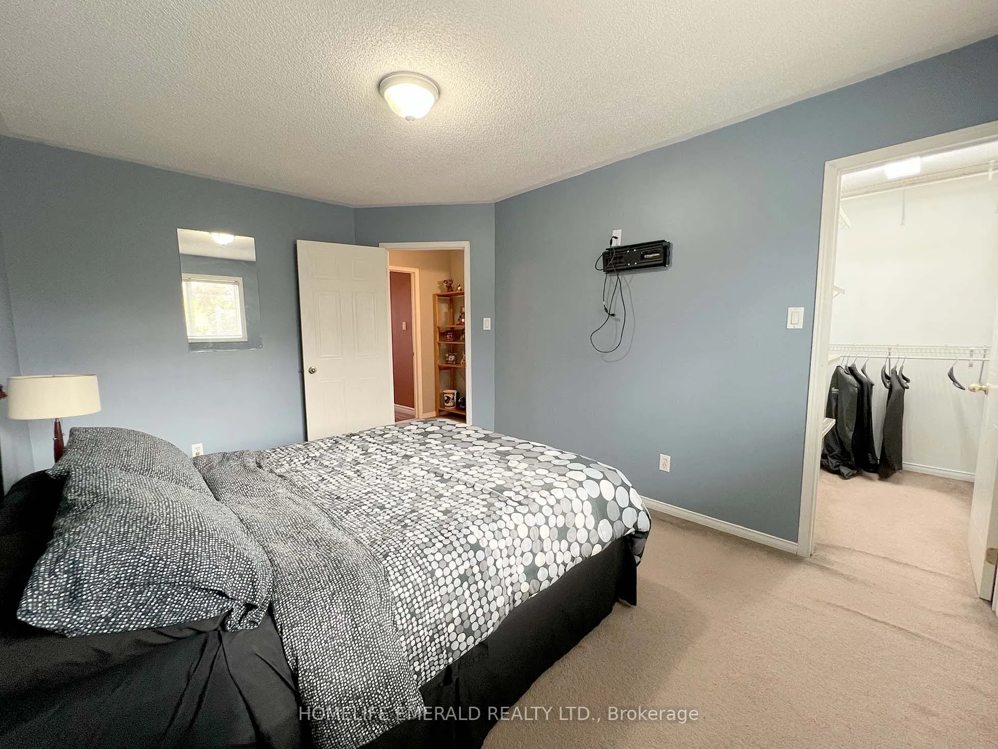 1 Potter Crescent