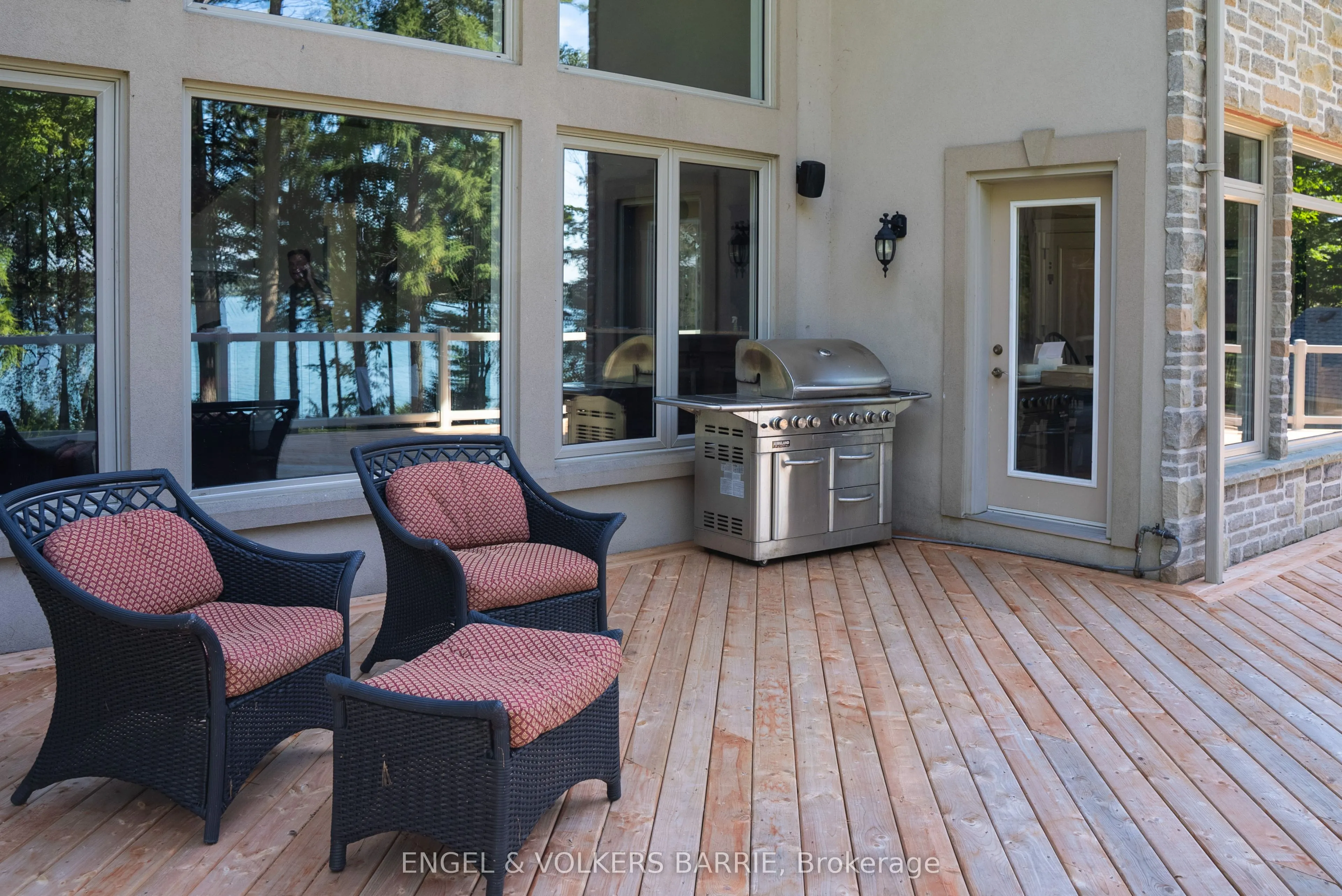 1220 Shoreview Drive