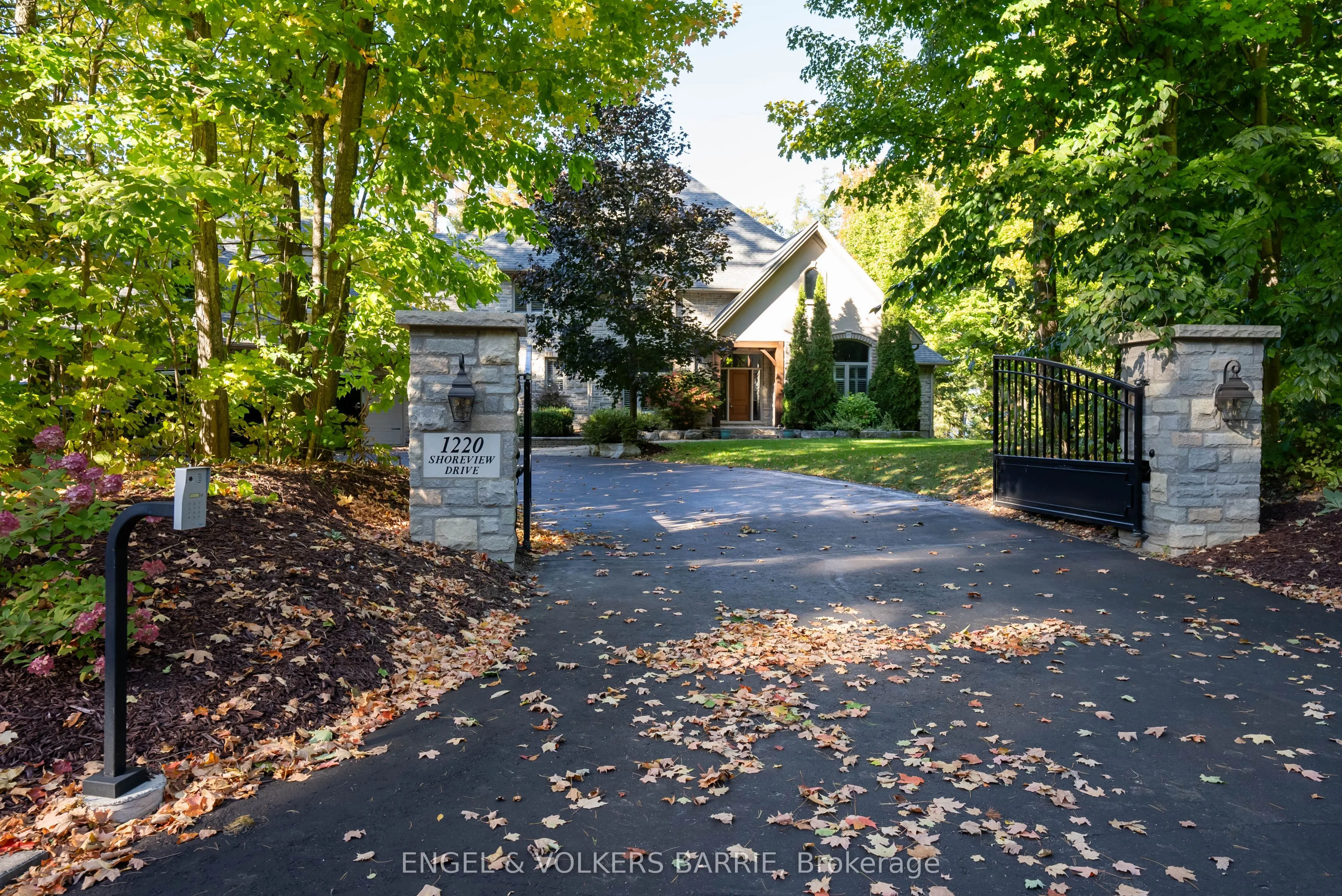 1220 Shoreview Drive