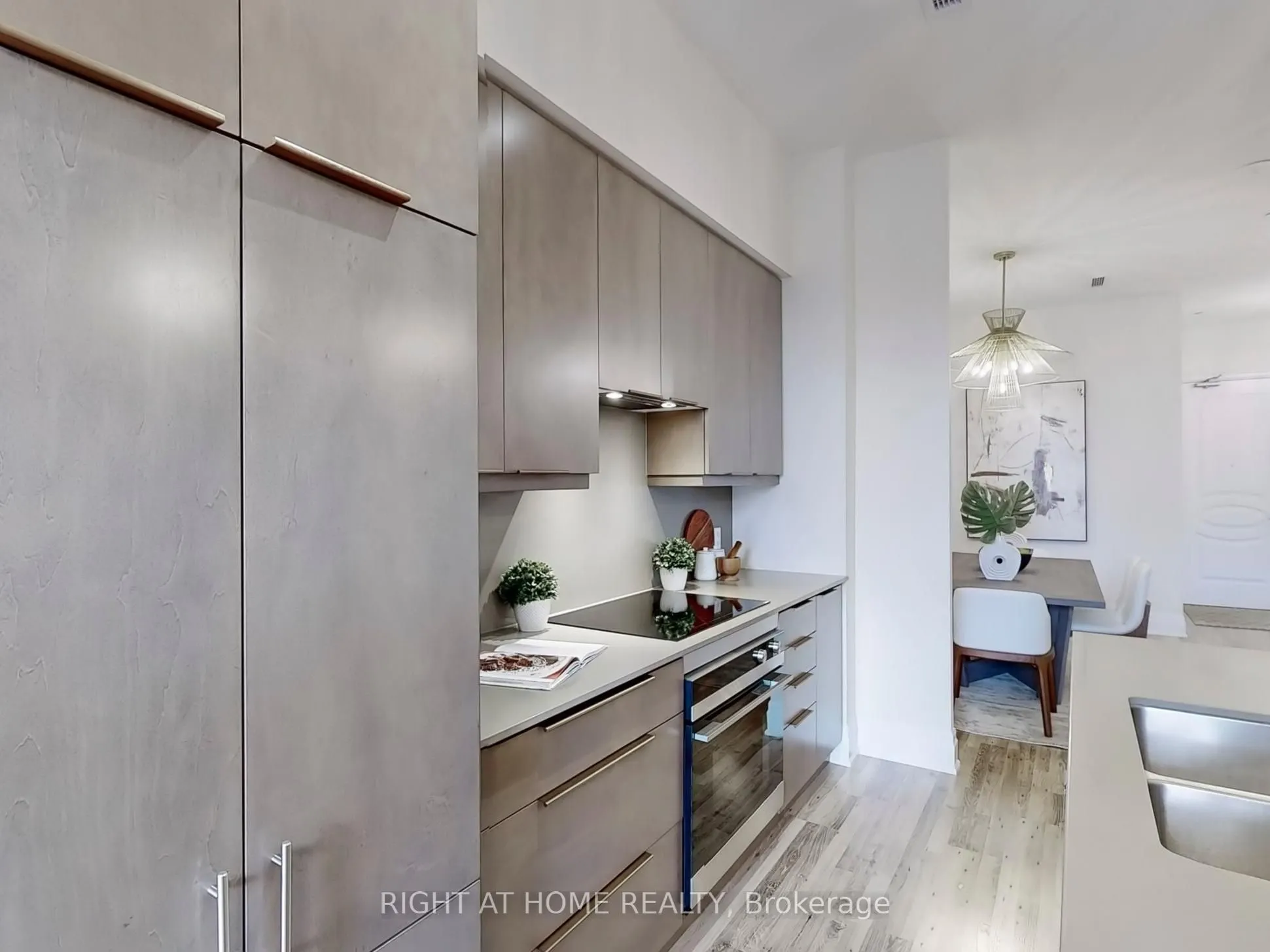 9075 Jane Street #106