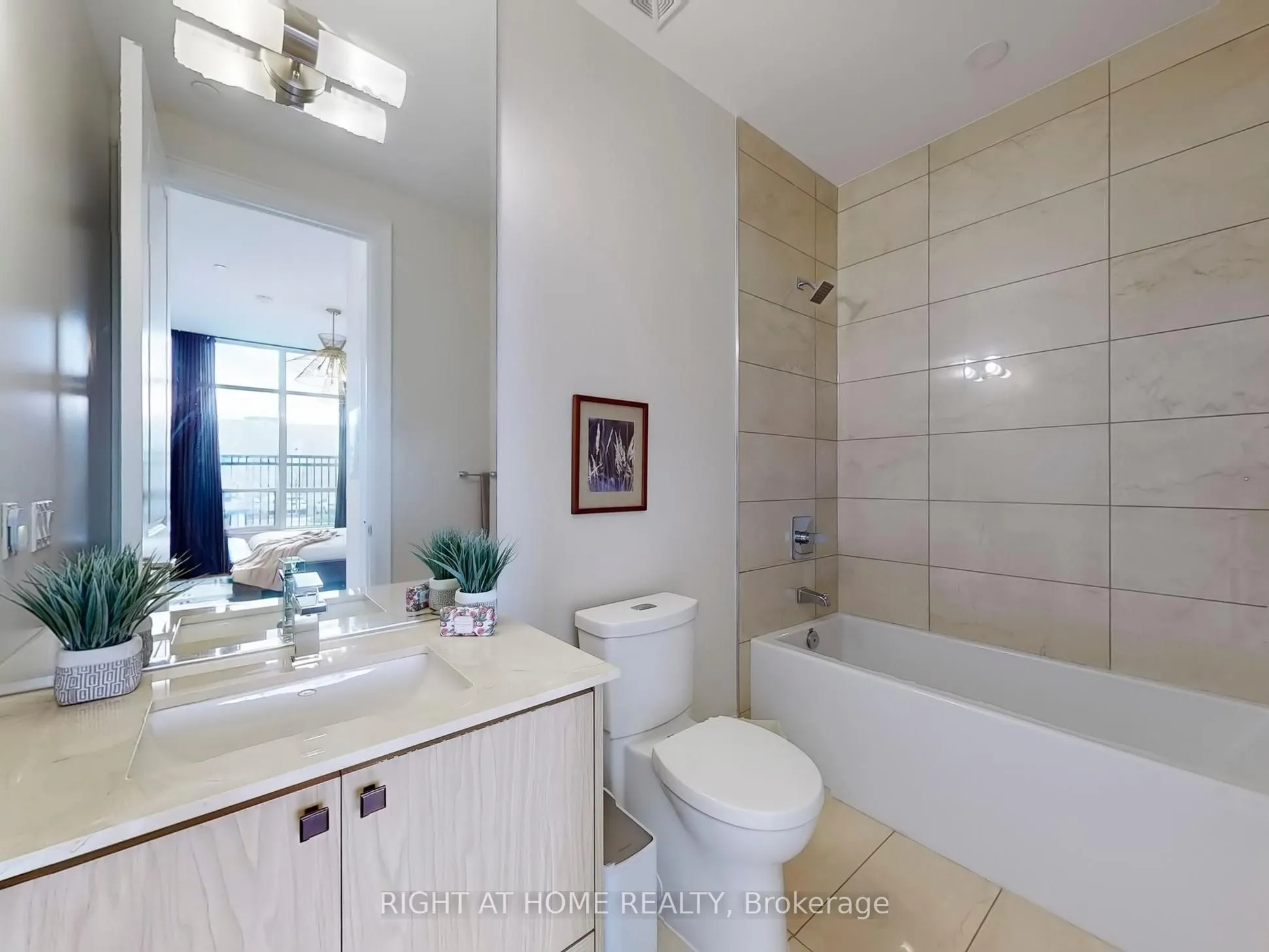 9075 Jane Street #106