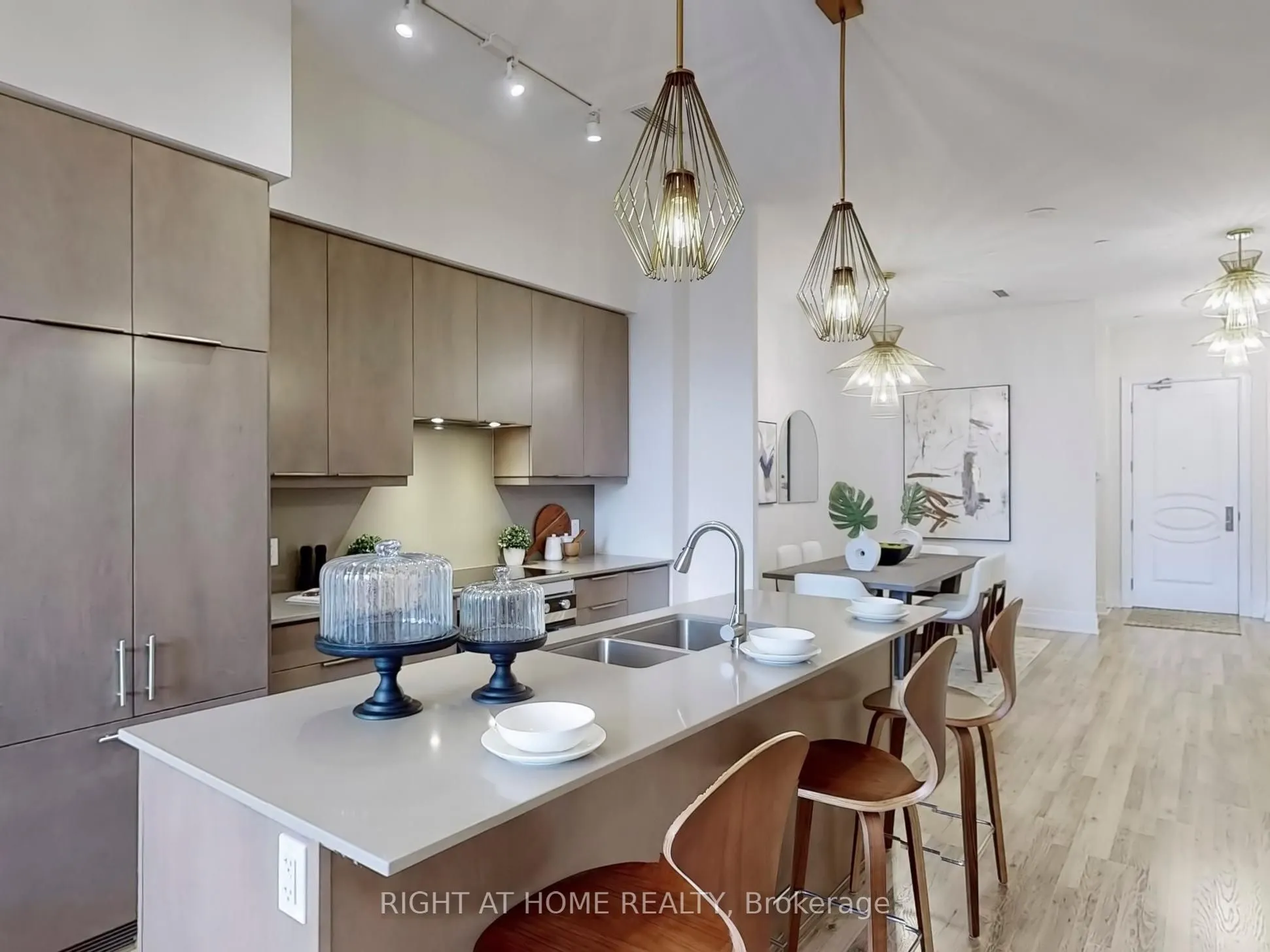 9075 Jane Street #106