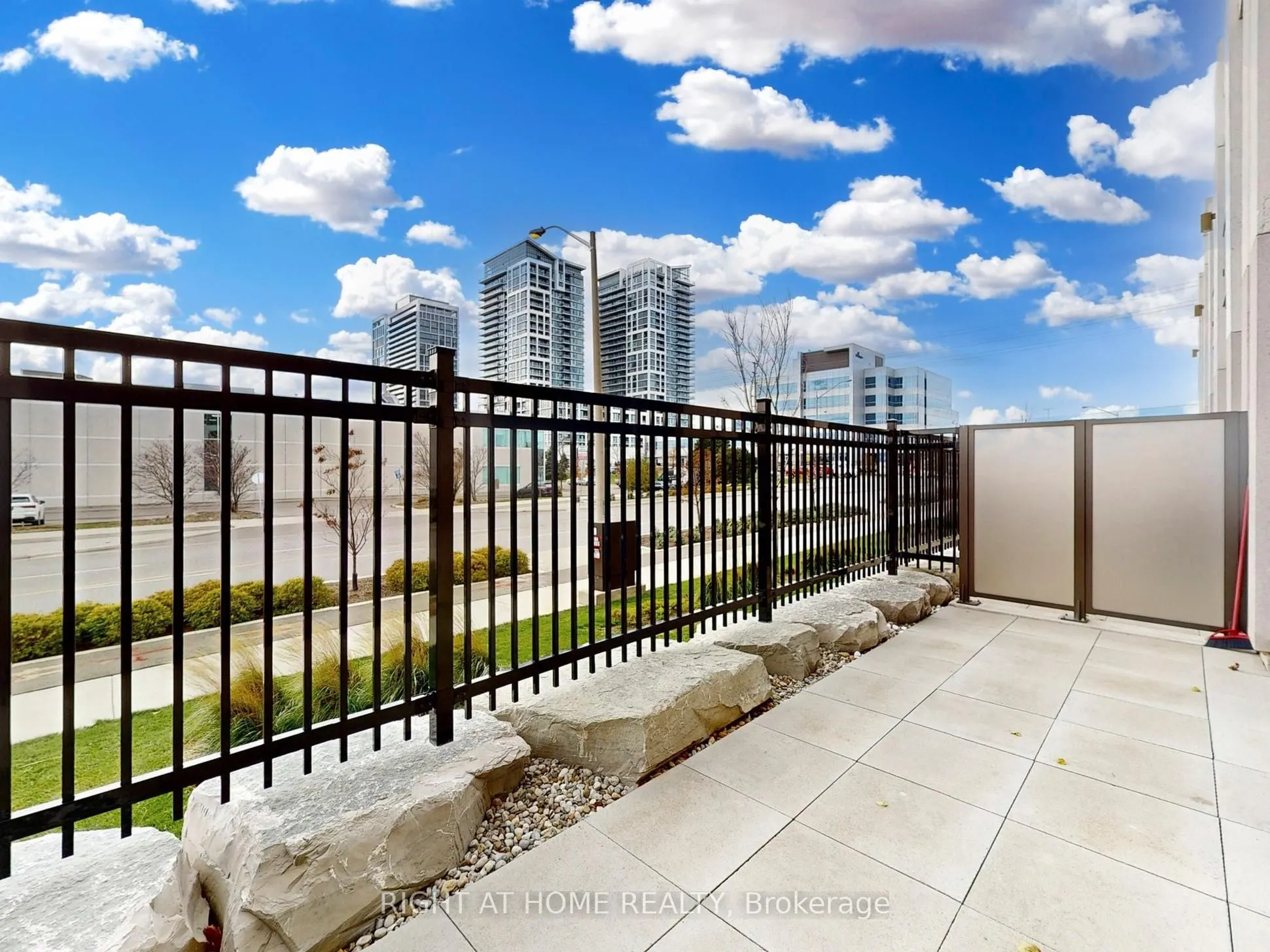 9075 Jane Street #106