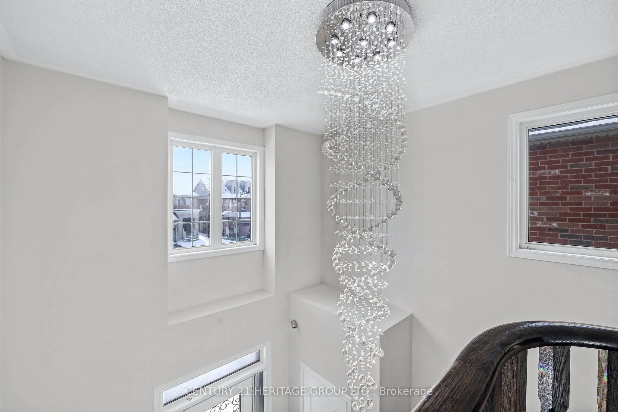 32 Amberwing Landing