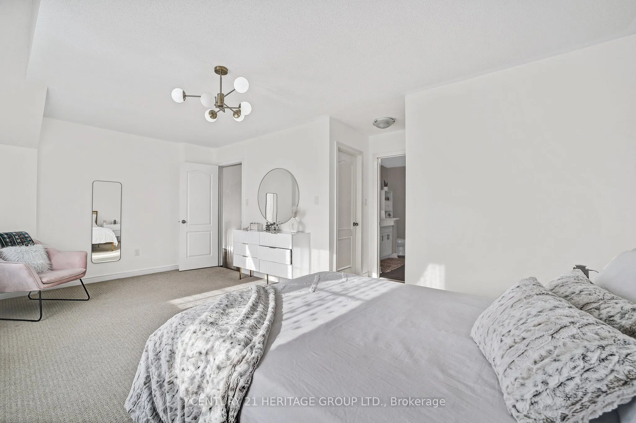 32 Amberwing Landing