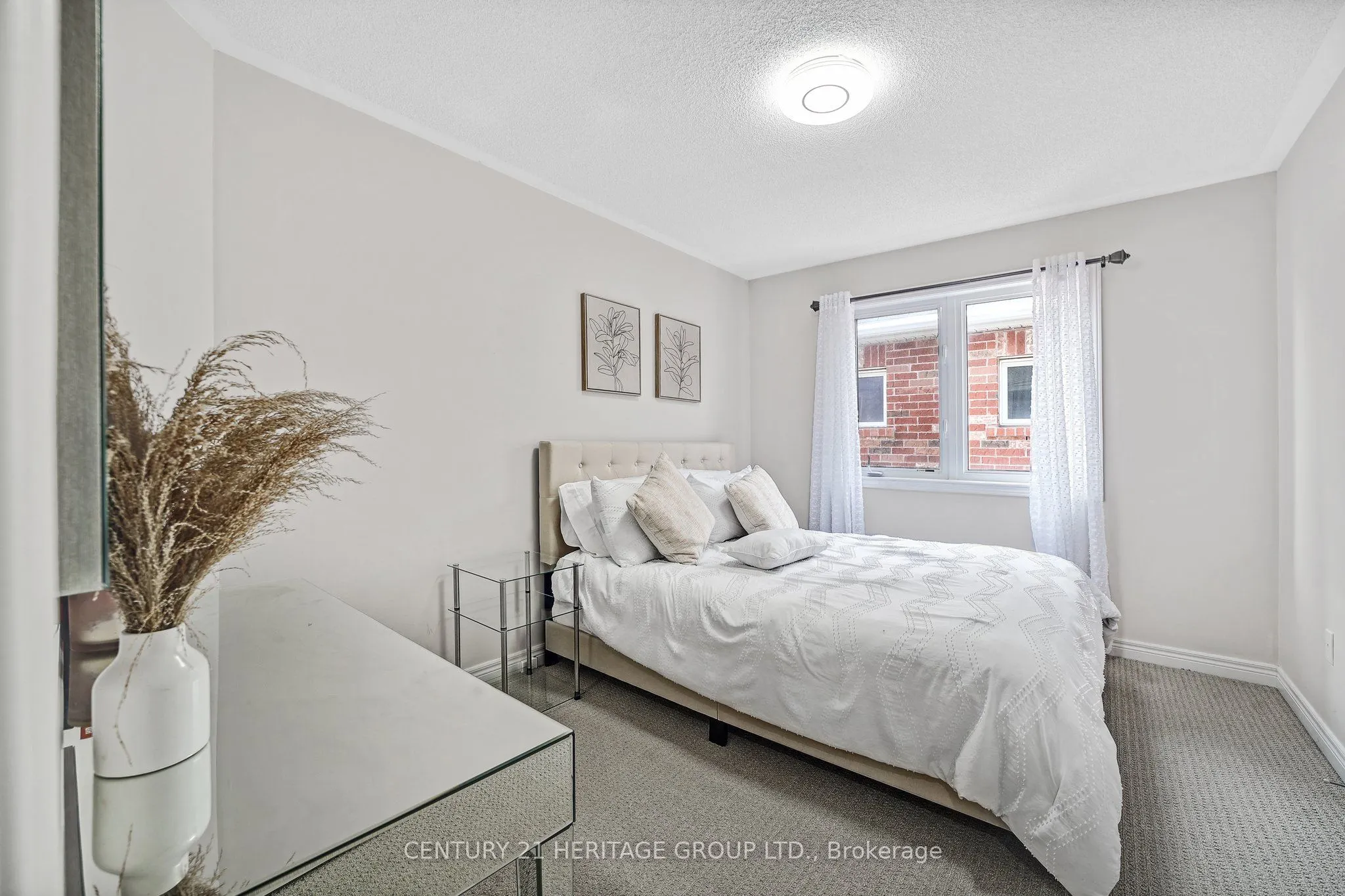 32 Amberwing Landing