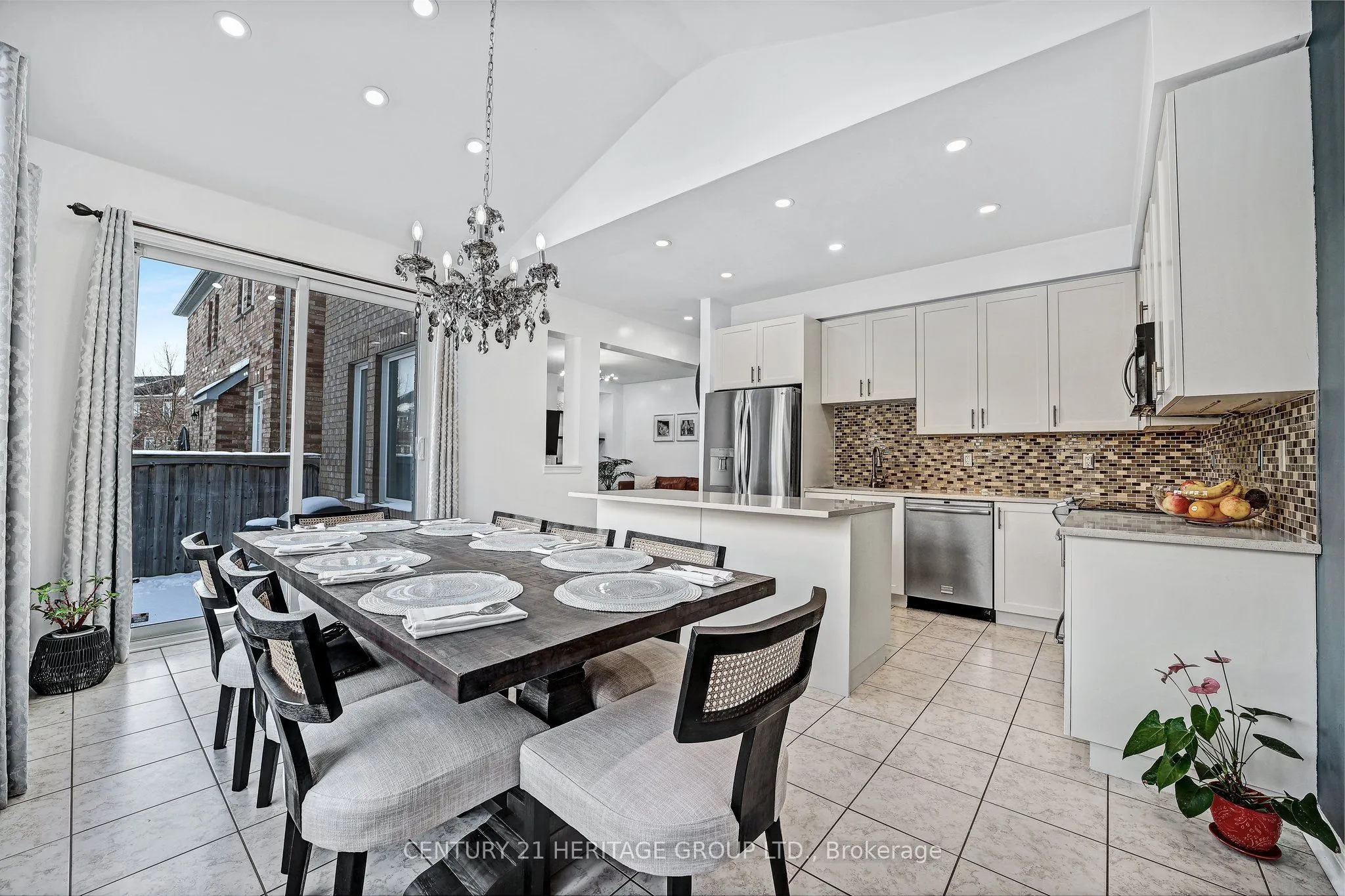 32 Amberwing Landing