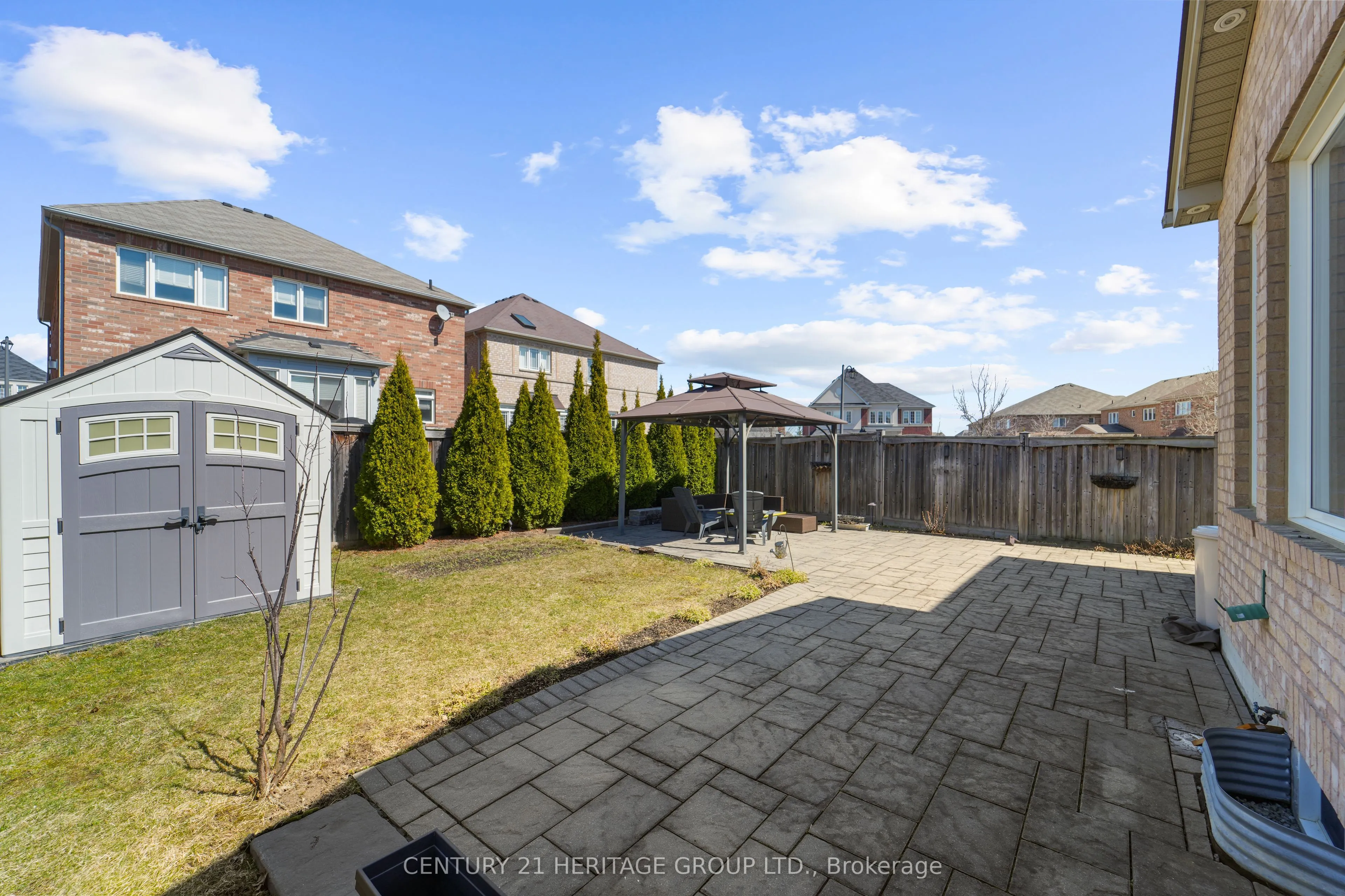 32 Amberwing Landing