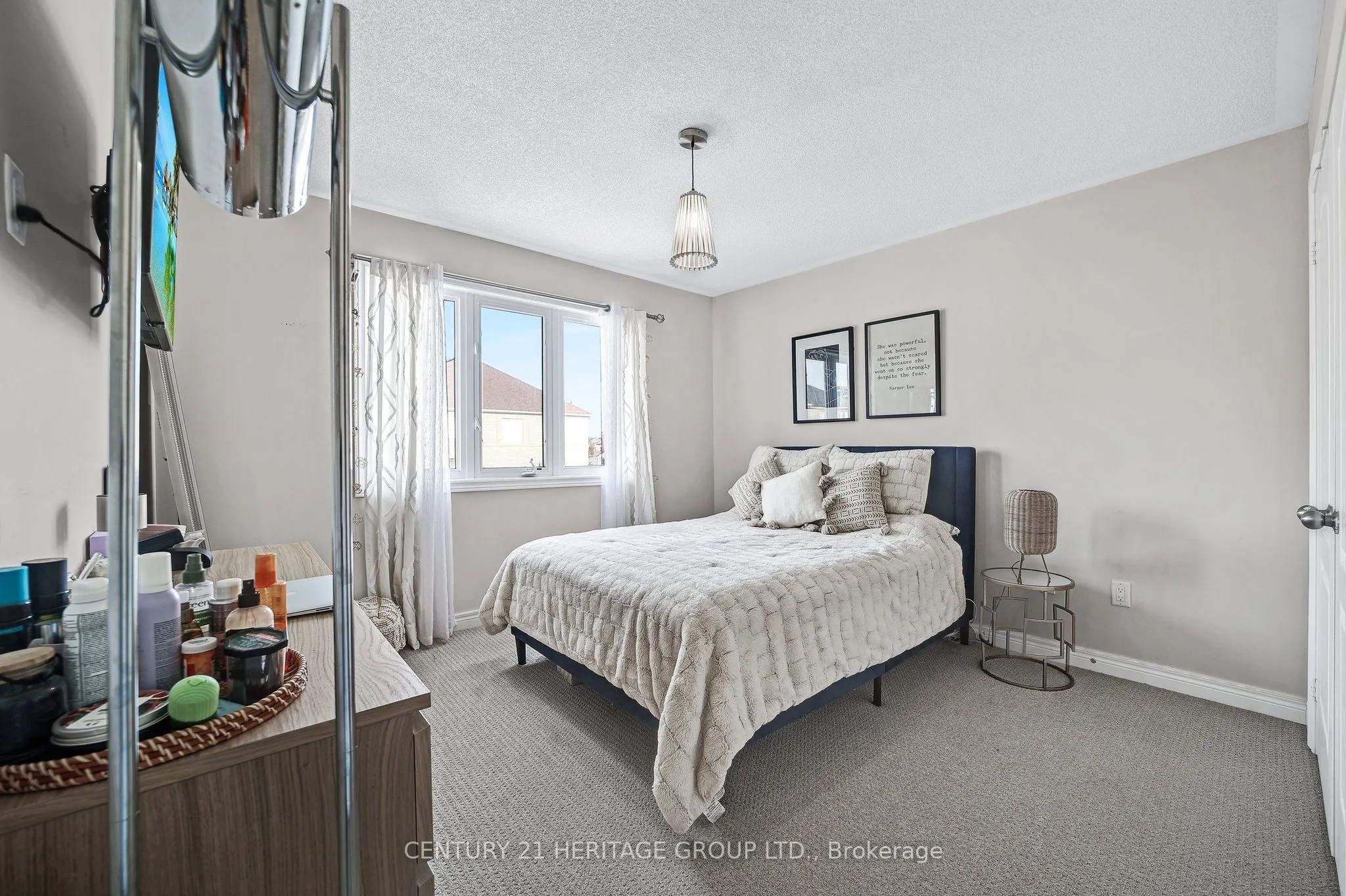 32 Amberwing Landing