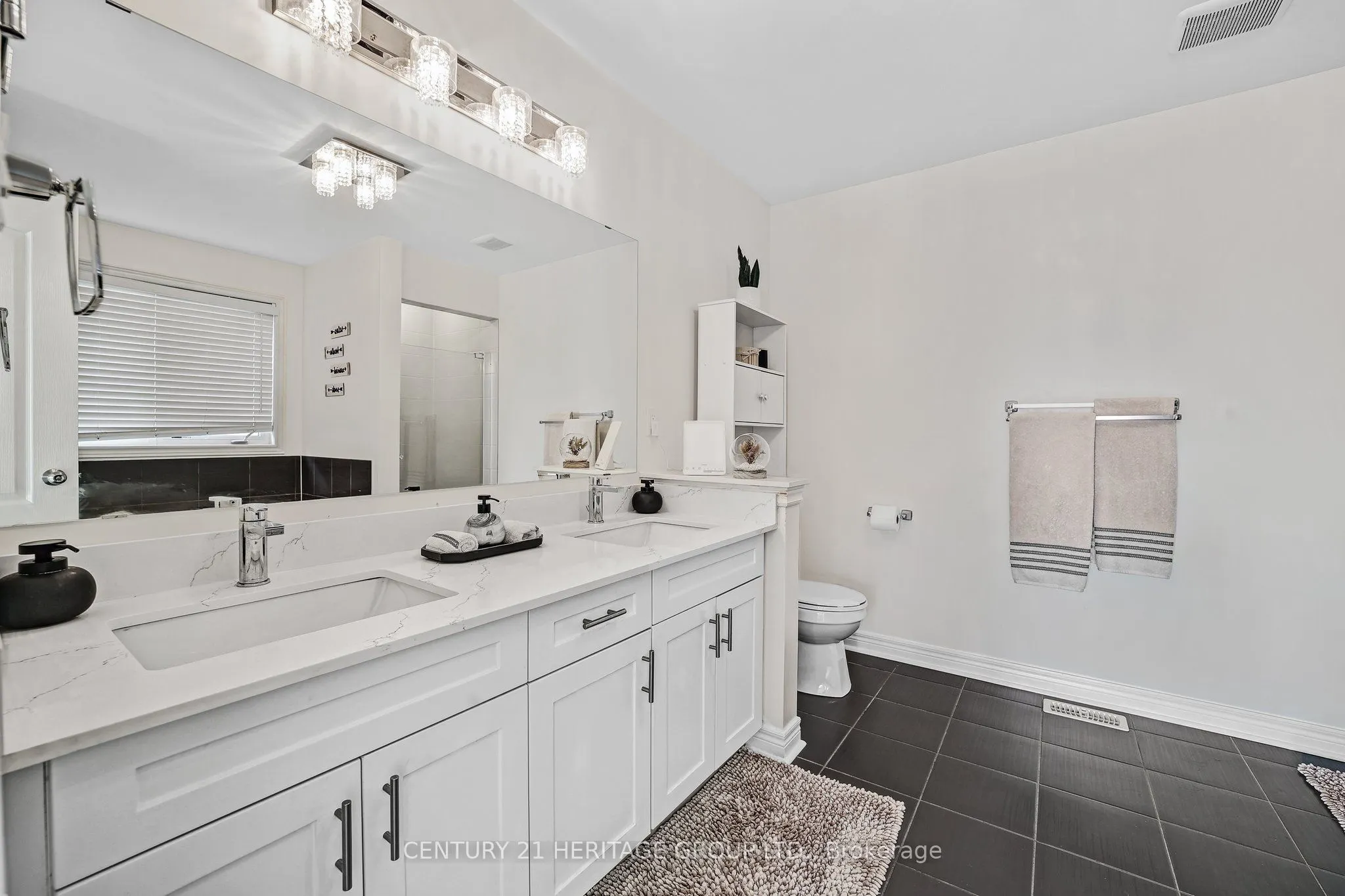 32 Amberwing Landing