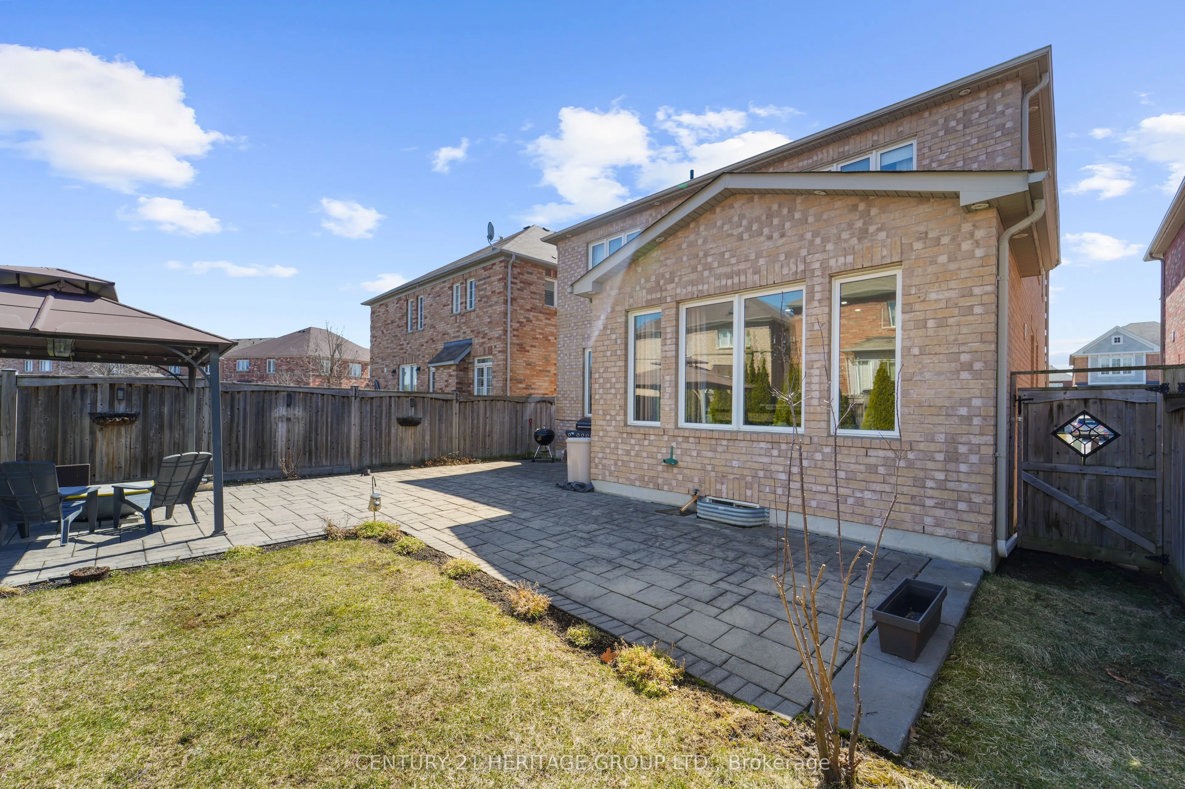 32 Amberwing Landing