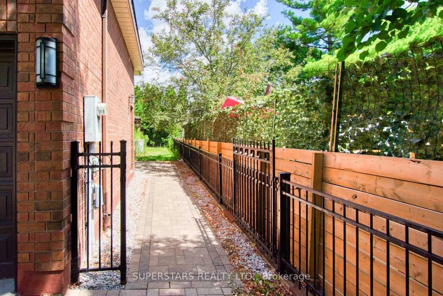 8 Huronia Place #Bsmt