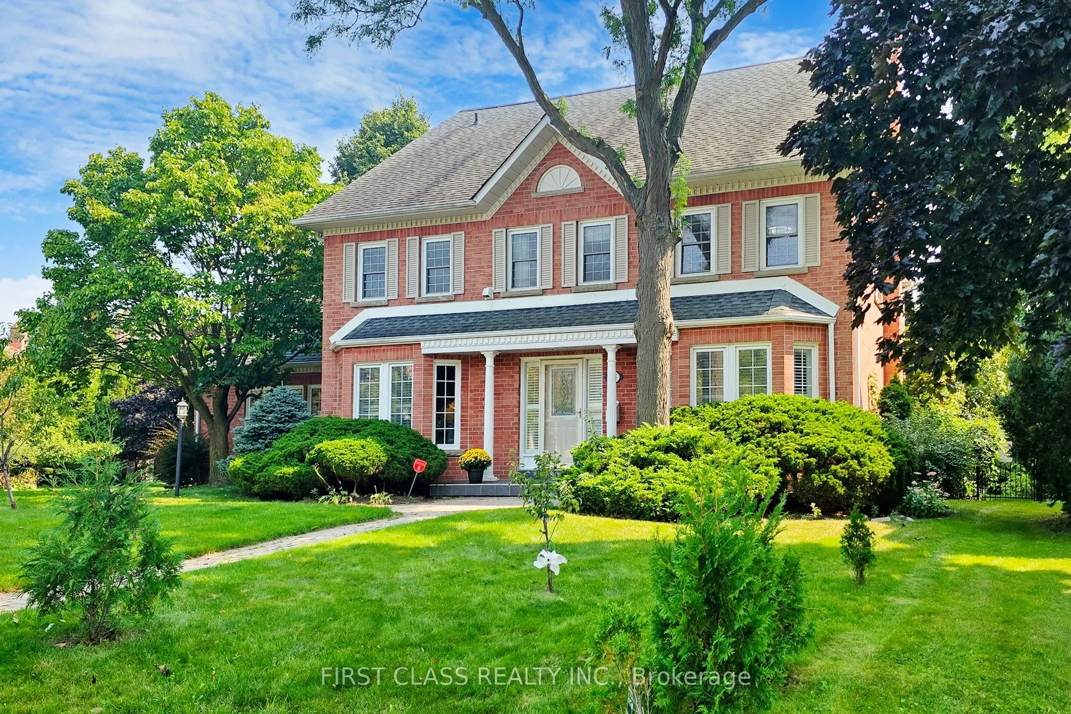 125 Longwater Chase