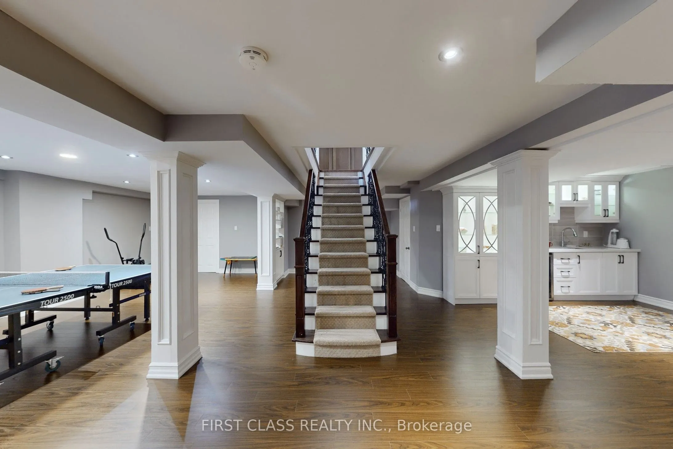 125 Longwater Chase