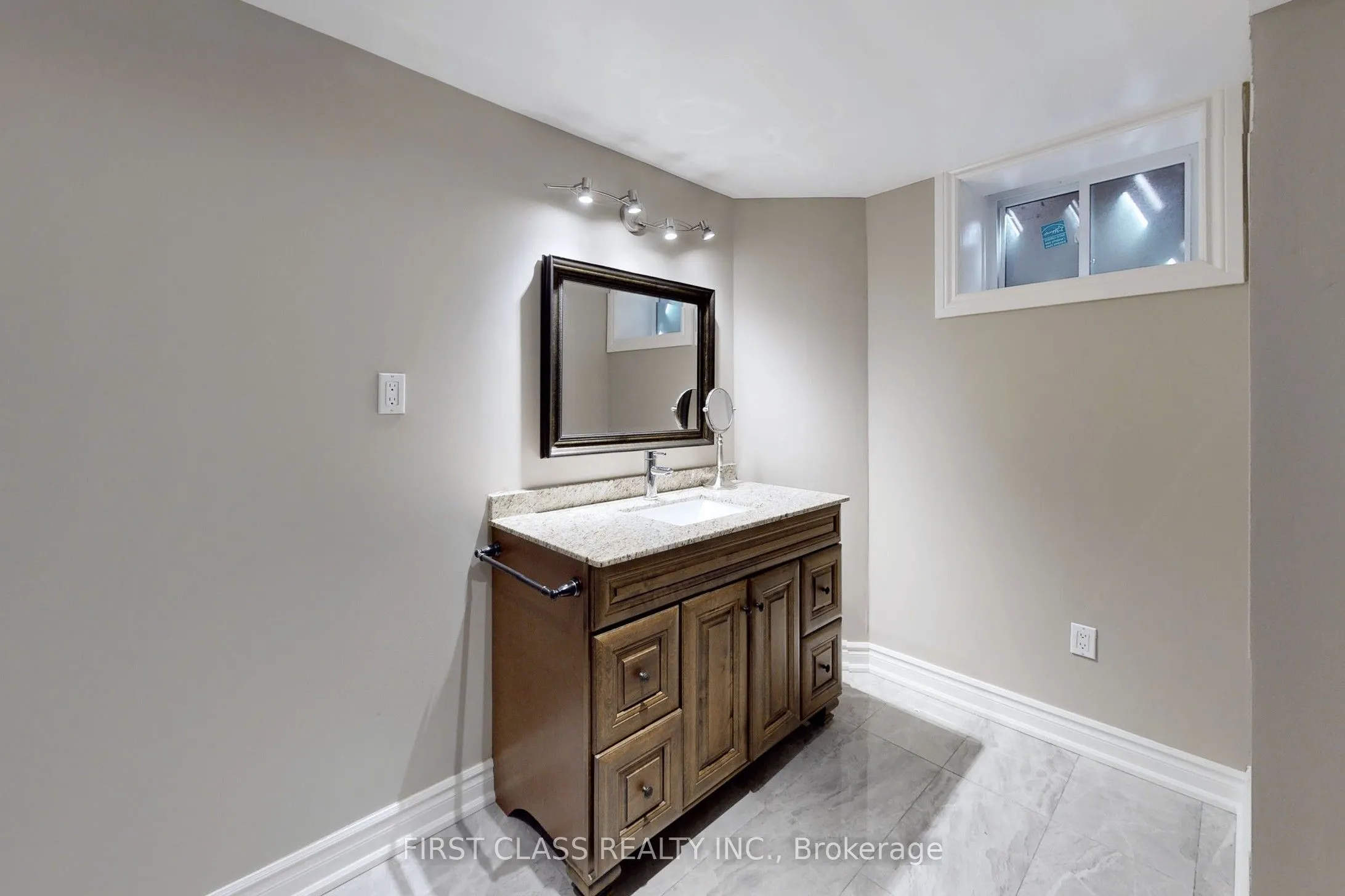 125 Longwater Chase