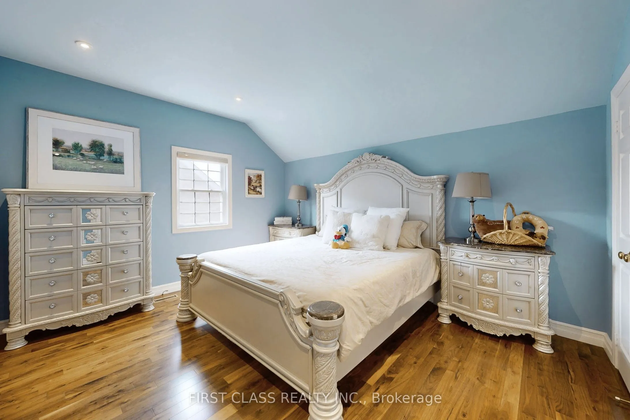 125 Longwater Chase