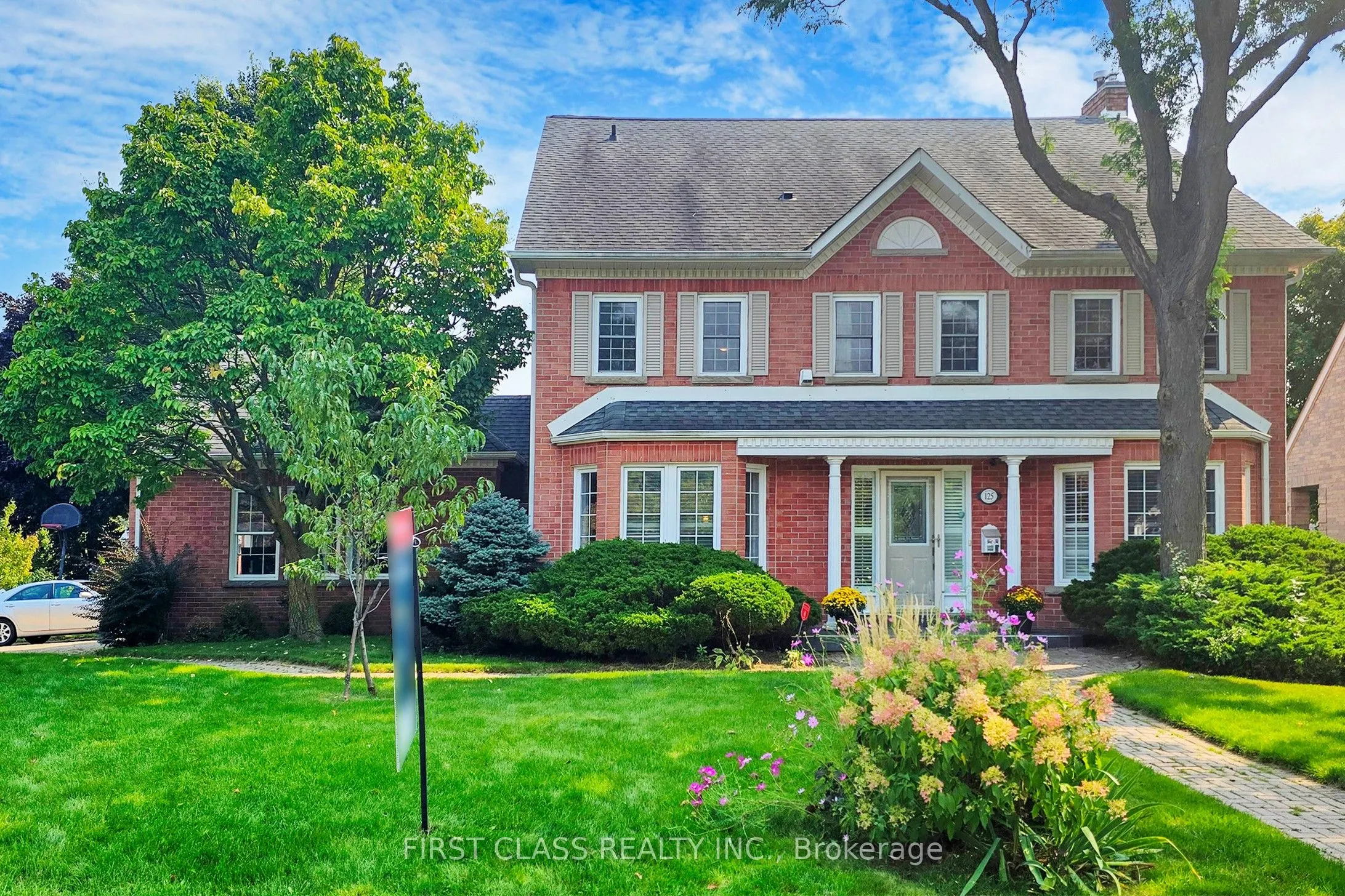 125 Longwater Chase