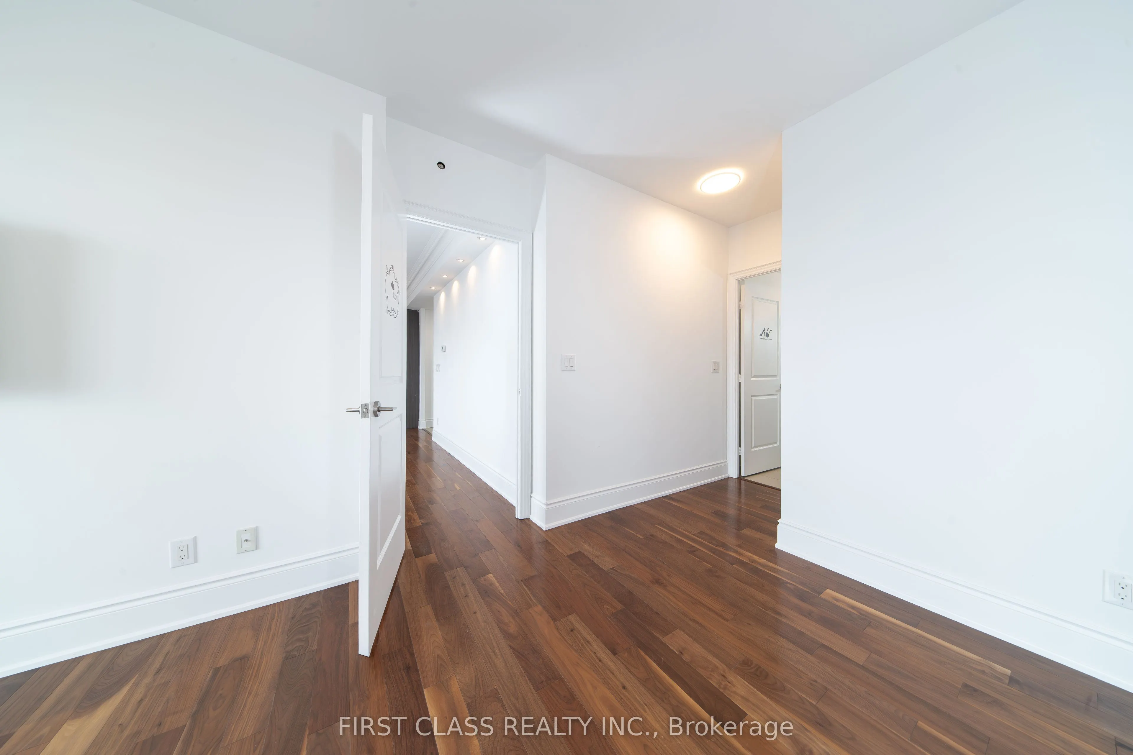 325 South Park Road, #Rg2