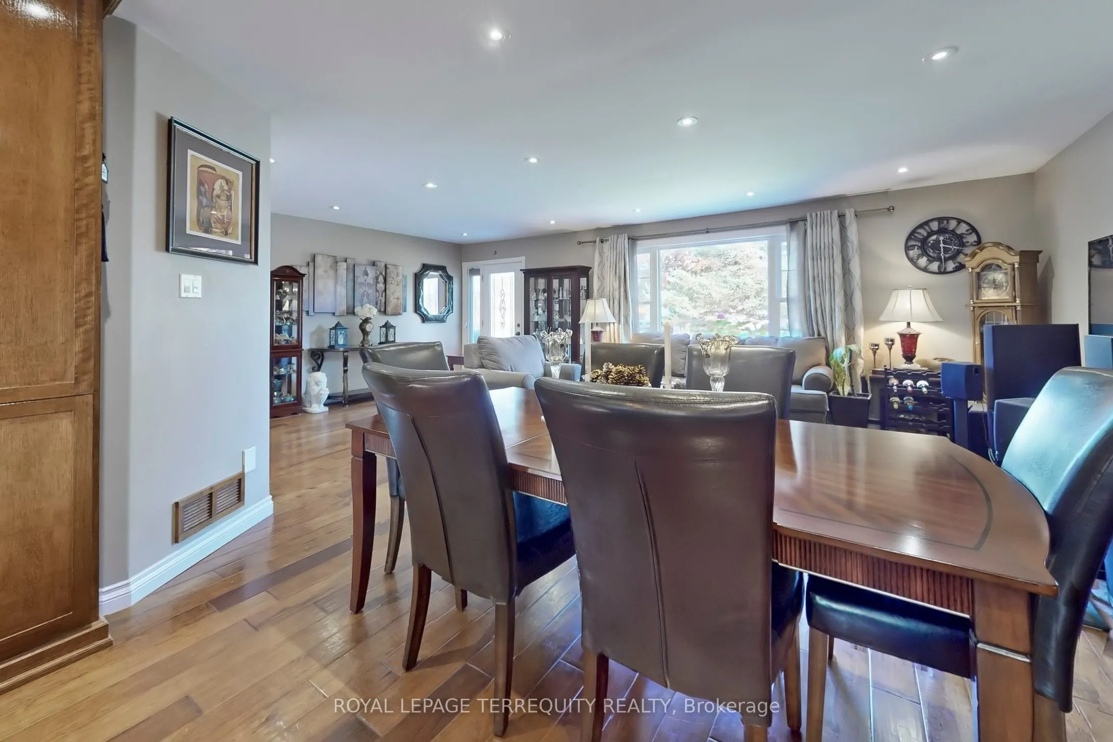 36 Elmvale Boulevard
