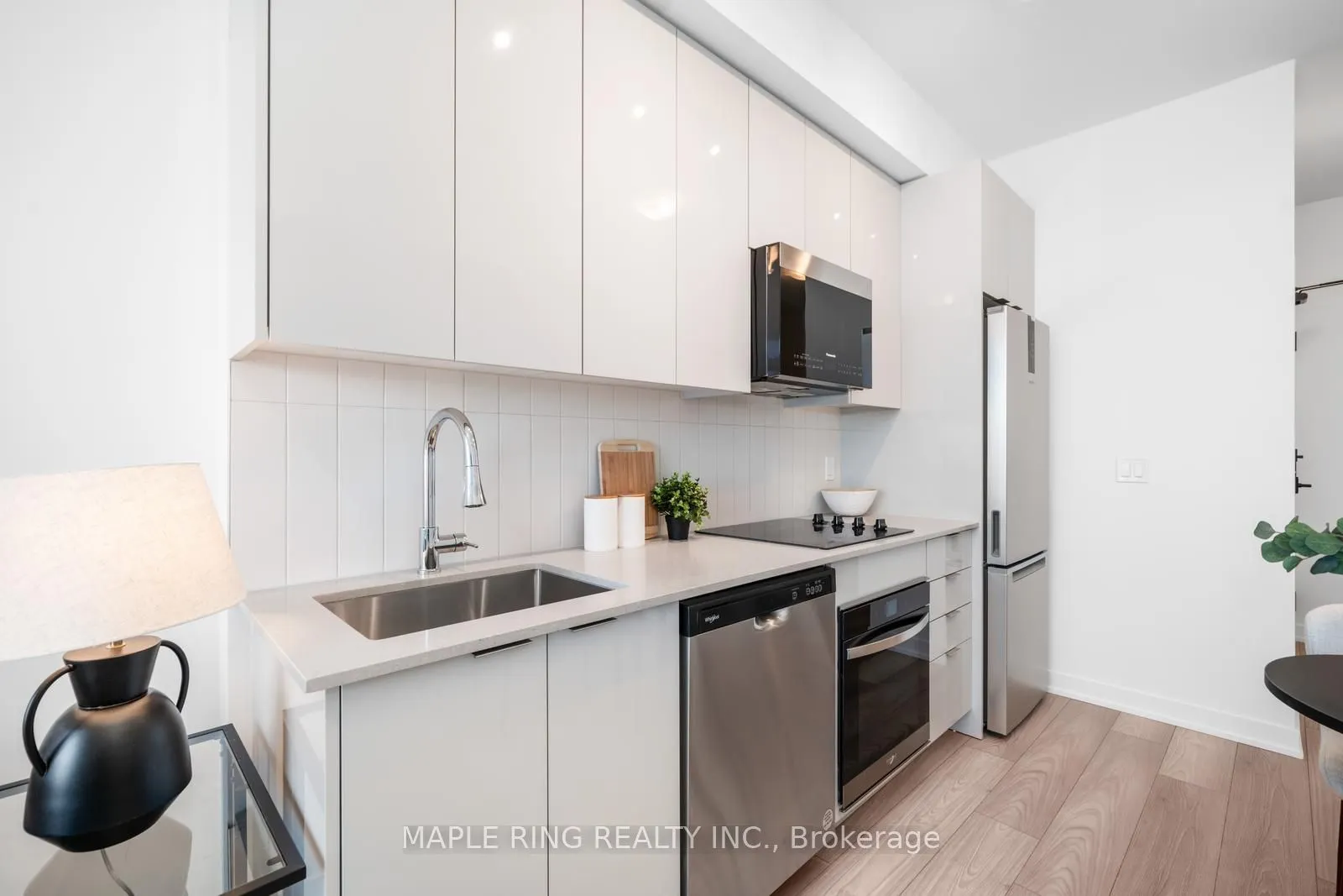 10 Abeja Street #1512