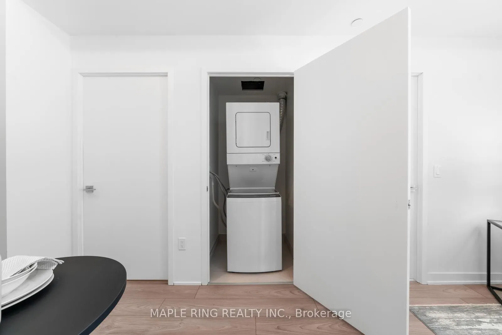 10 Abeja Street #1512