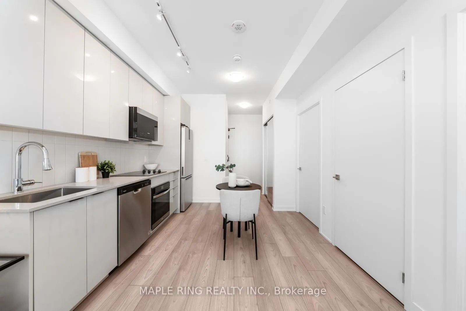 10 Abeja Street #1512