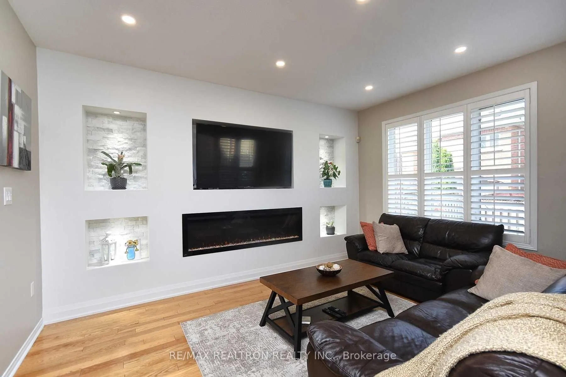 147 Laramie Crescent